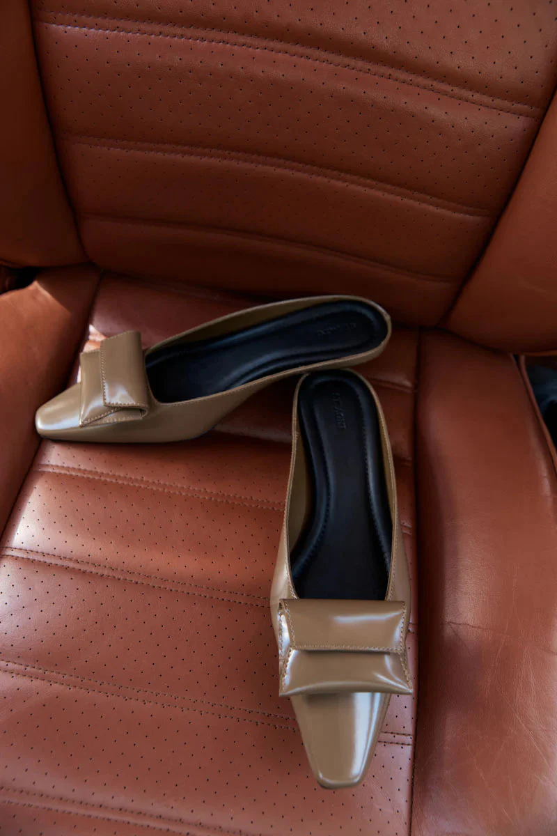 St. Agni Petit Pouch Heel - Image 5