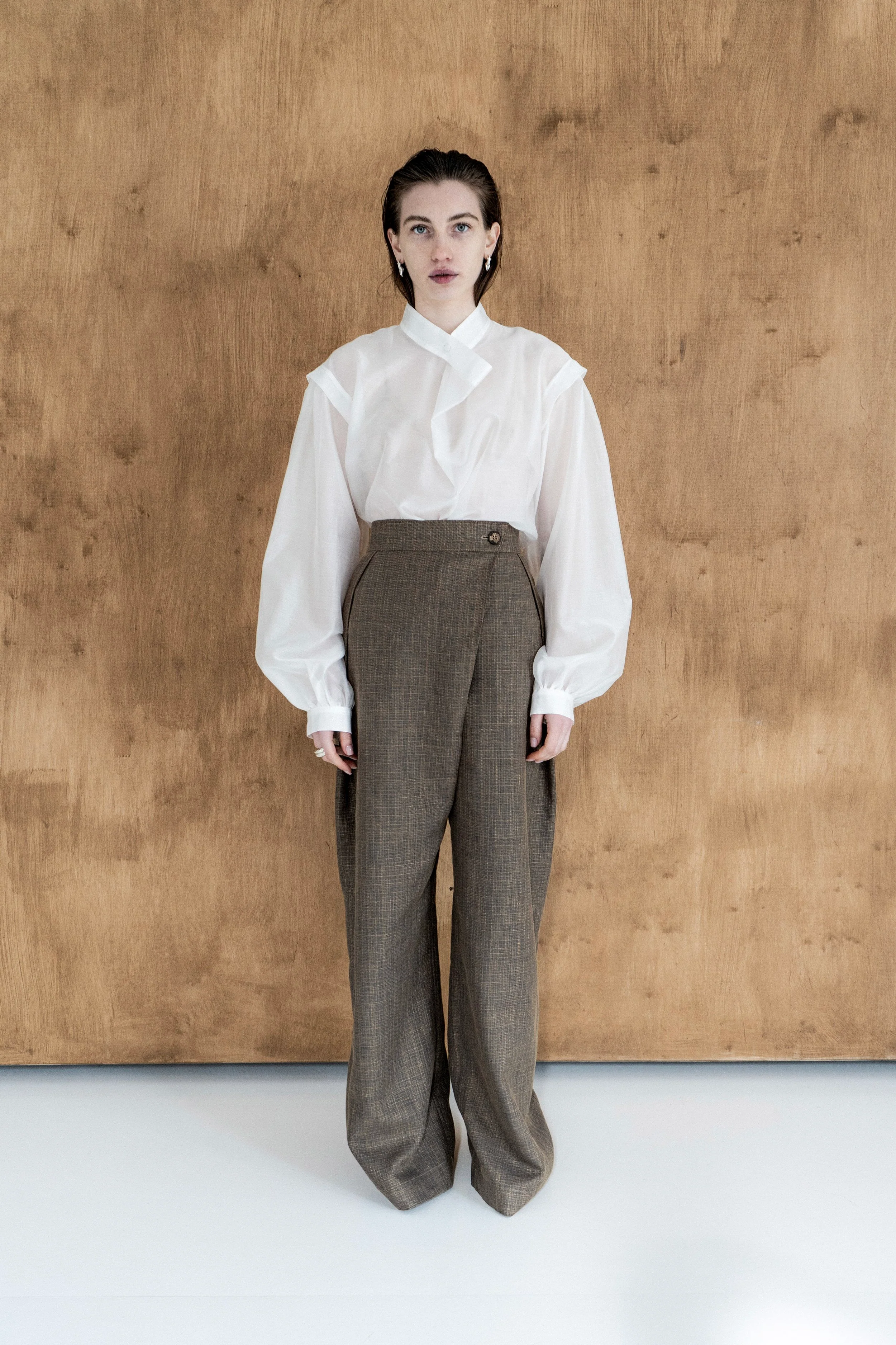 K M by L A N G E Palyanytsia Linen Cross Over Pants - Image 4