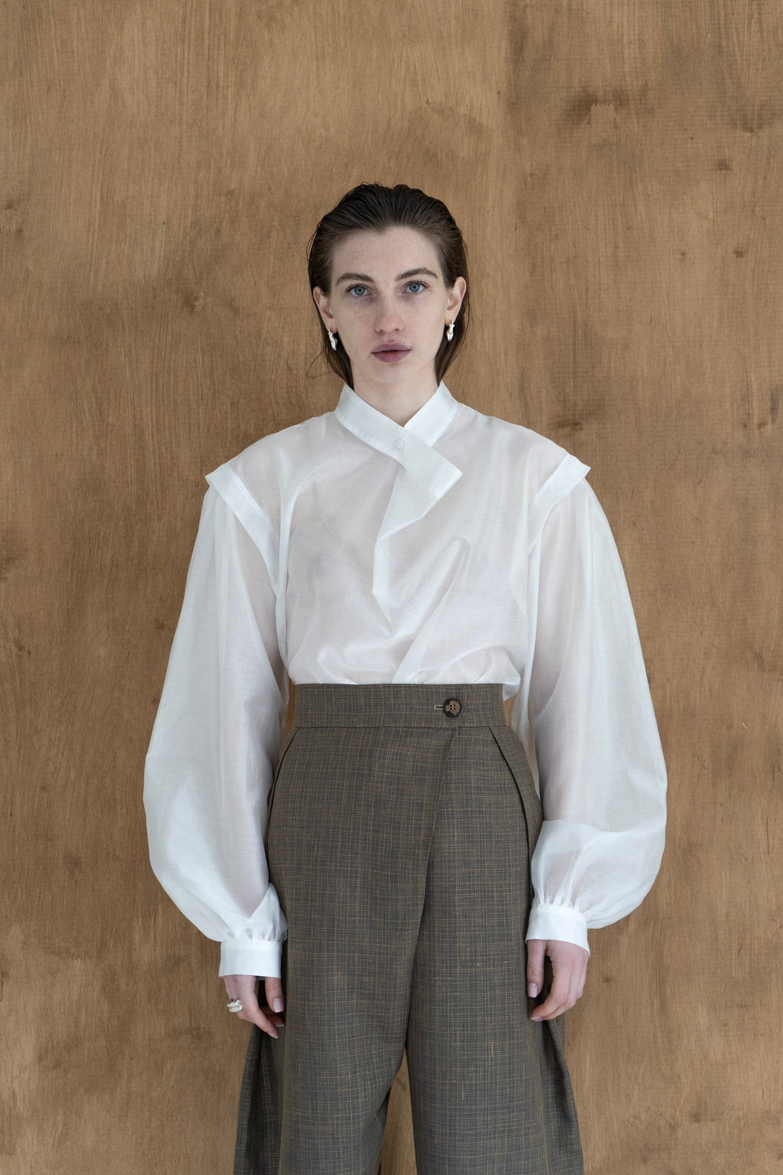 K M by L A N G E Tuman Cross Over Silky Blouse - Image 5