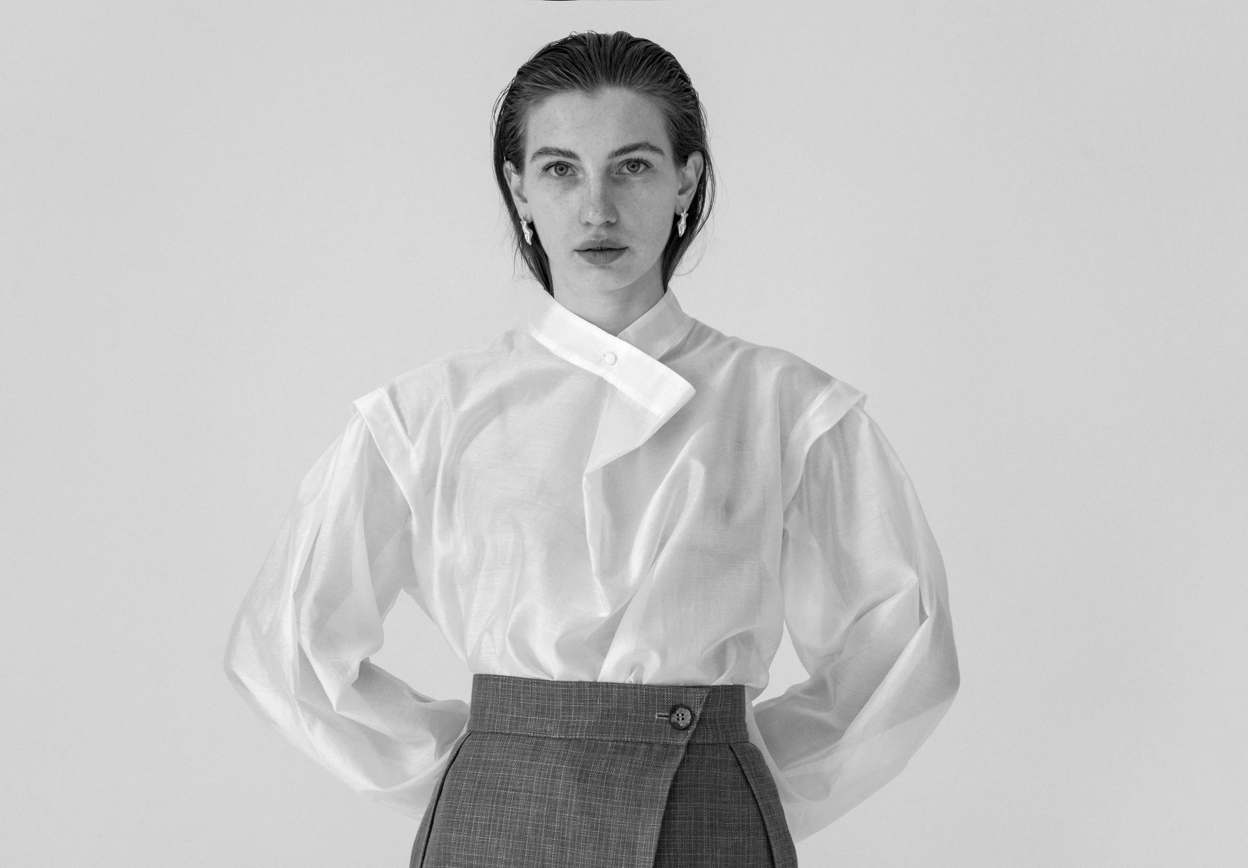 K M by L A N G E Tuman Cross Over Silky Blouse - Image 6