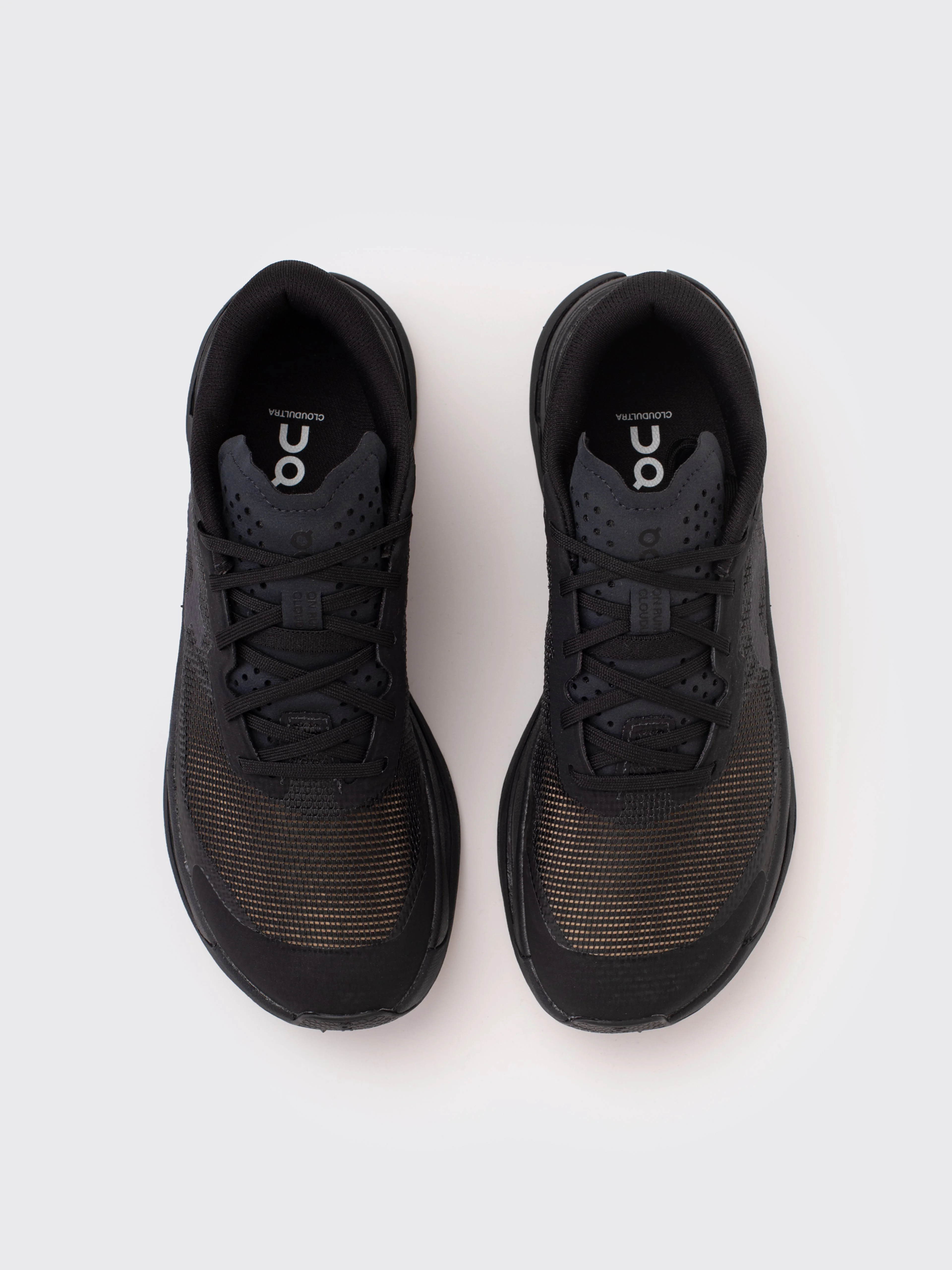 ON Running Cloudultra 3 M Sneaker - Black/Black - Image 4