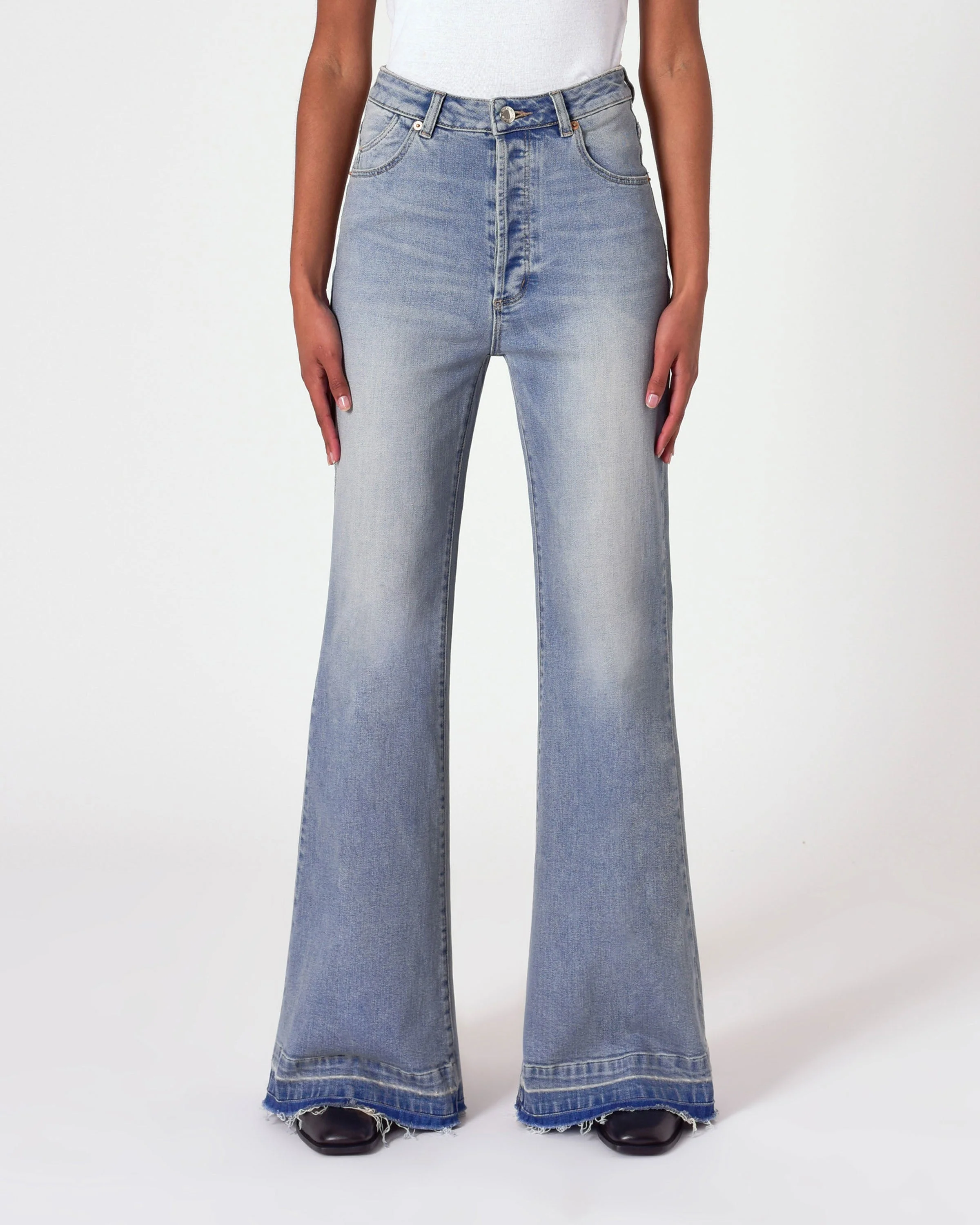 Rollas Eastcoast Flare Jean - Image 2