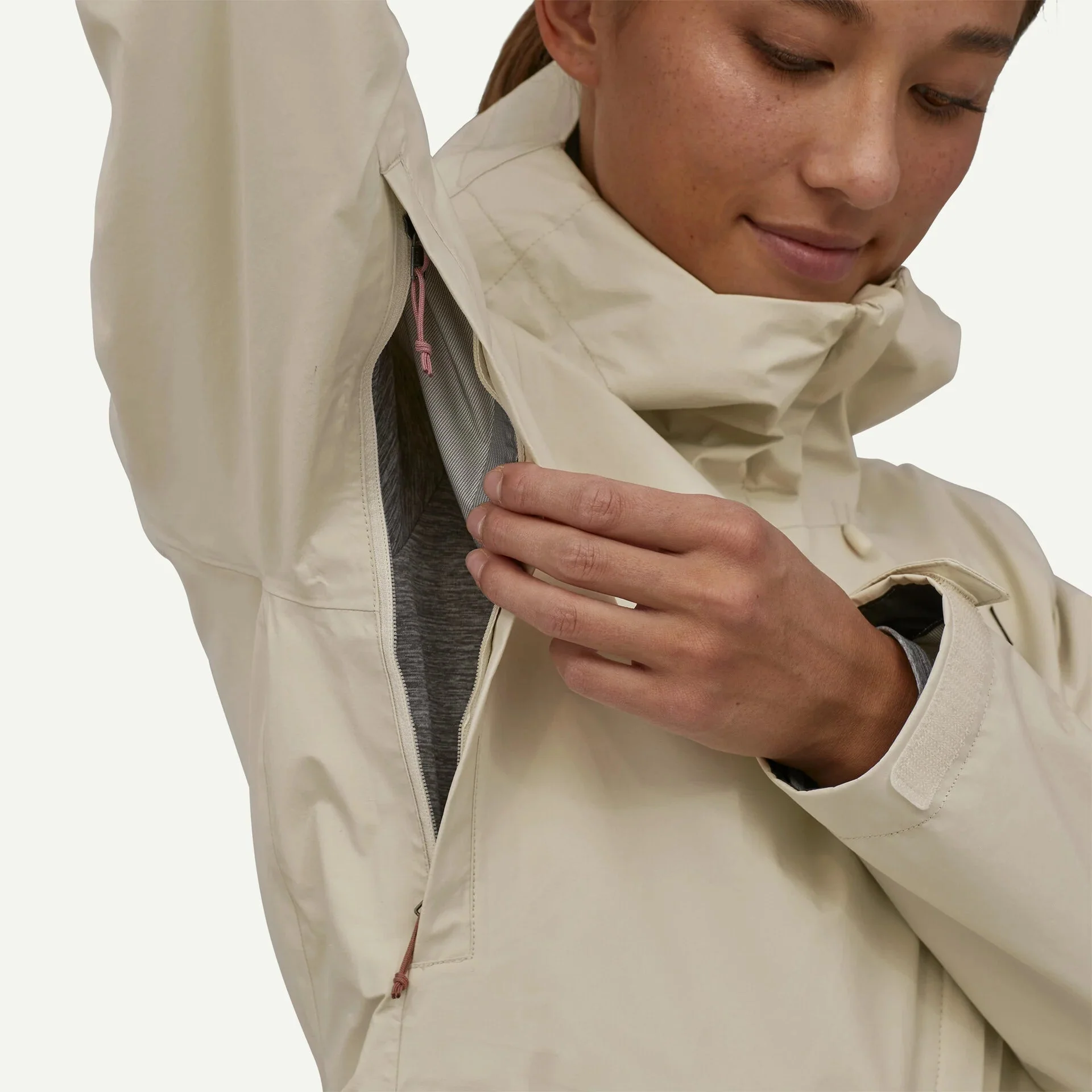 Patagonia Women's Torrentshell 3L Jacket - Image 8
