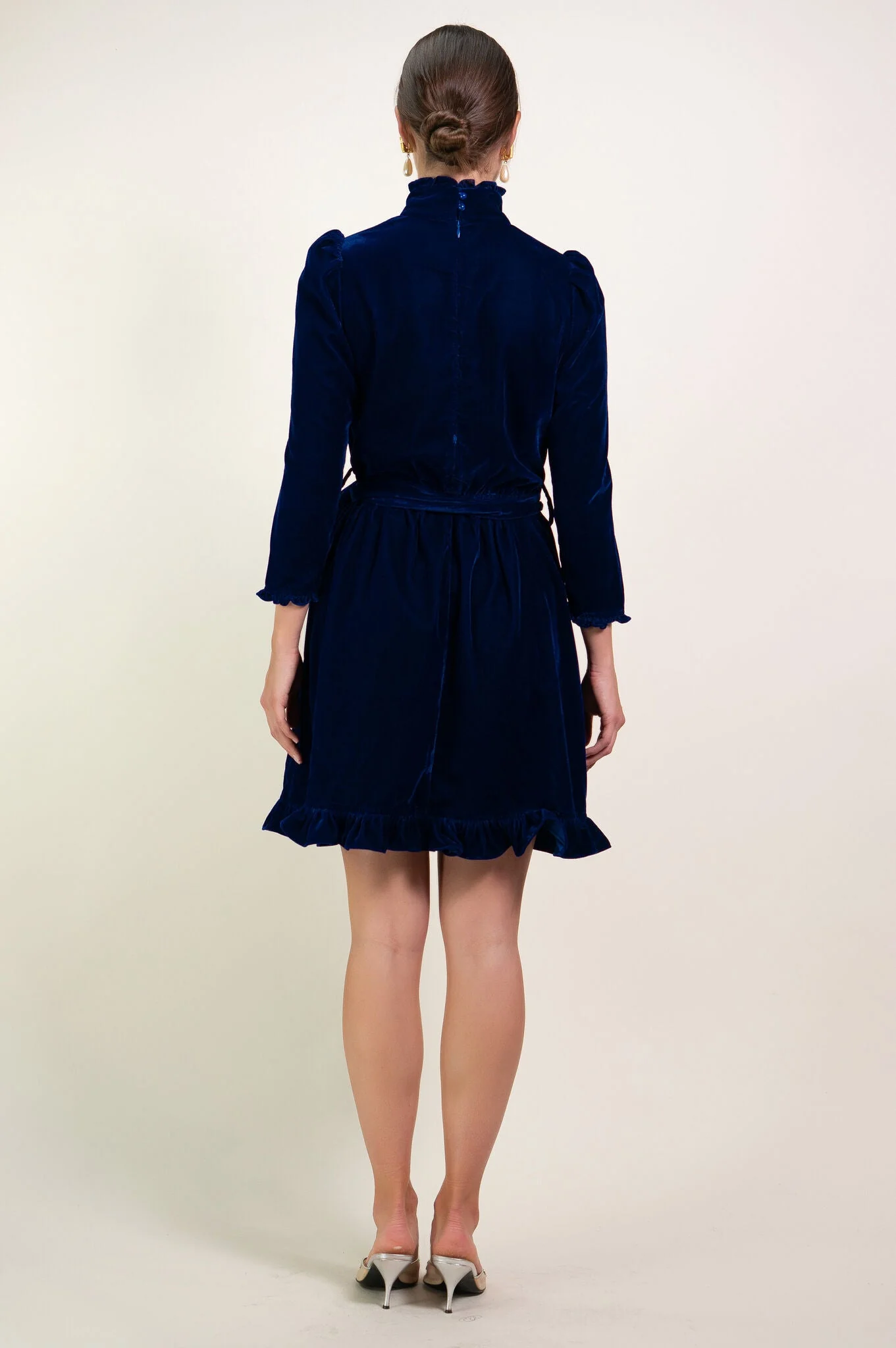 Kristinit Daisy Velvet Dress - Image 4