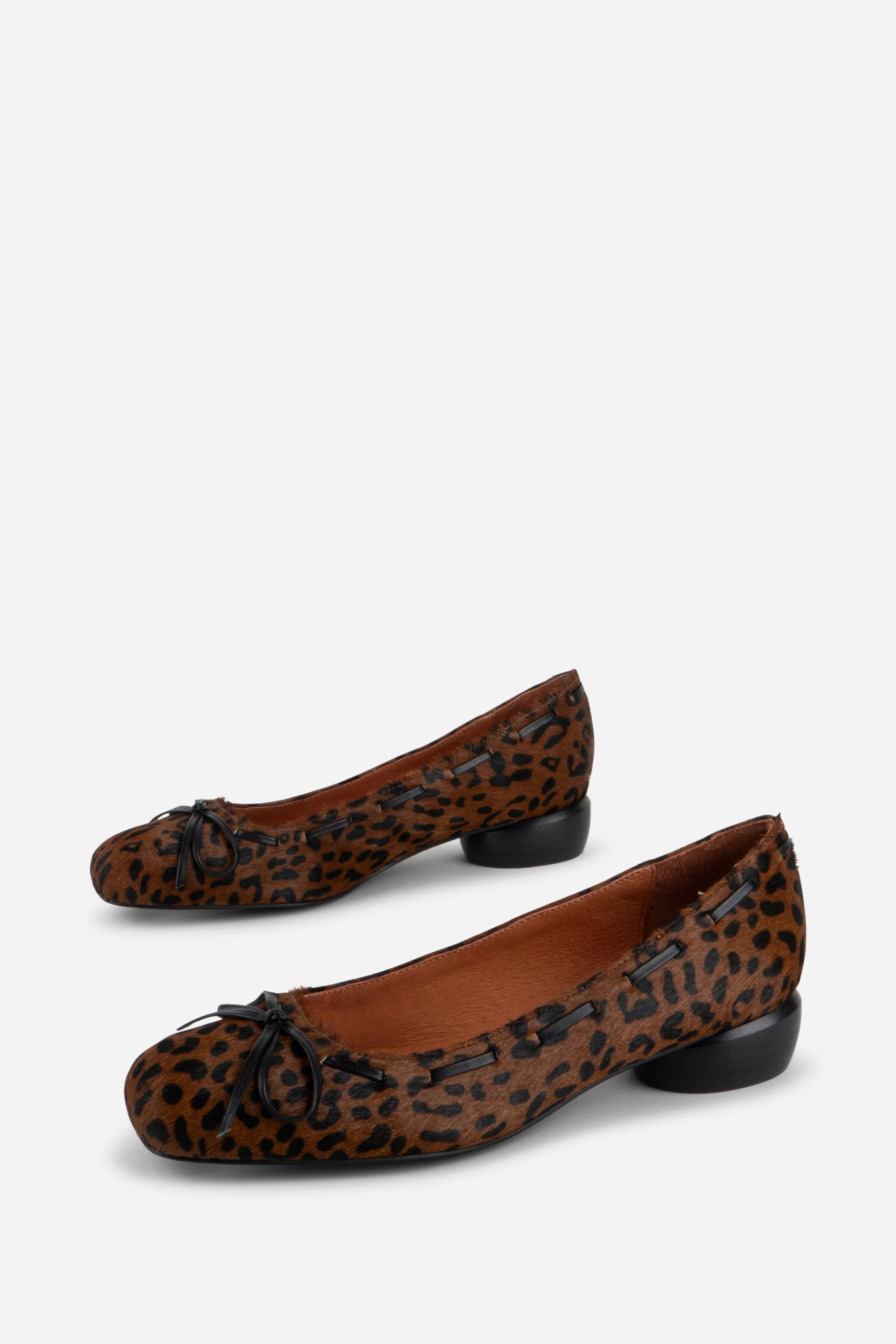 INTENTIONALLY __________. Sia Flat - Brown Cheetah - Image 3