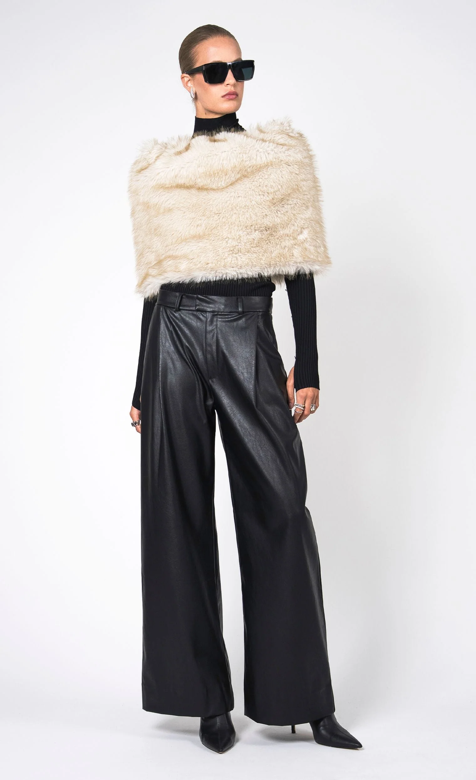 Nonchalant Label Pascale Faux Fur Shawl - Image 2