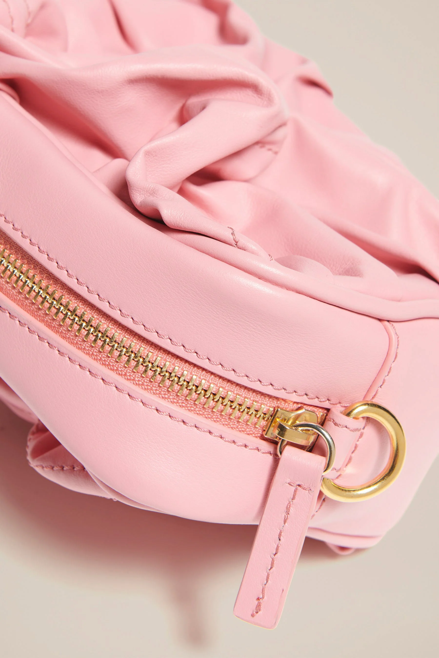 Y/Project Wire Box Bag - Image 23