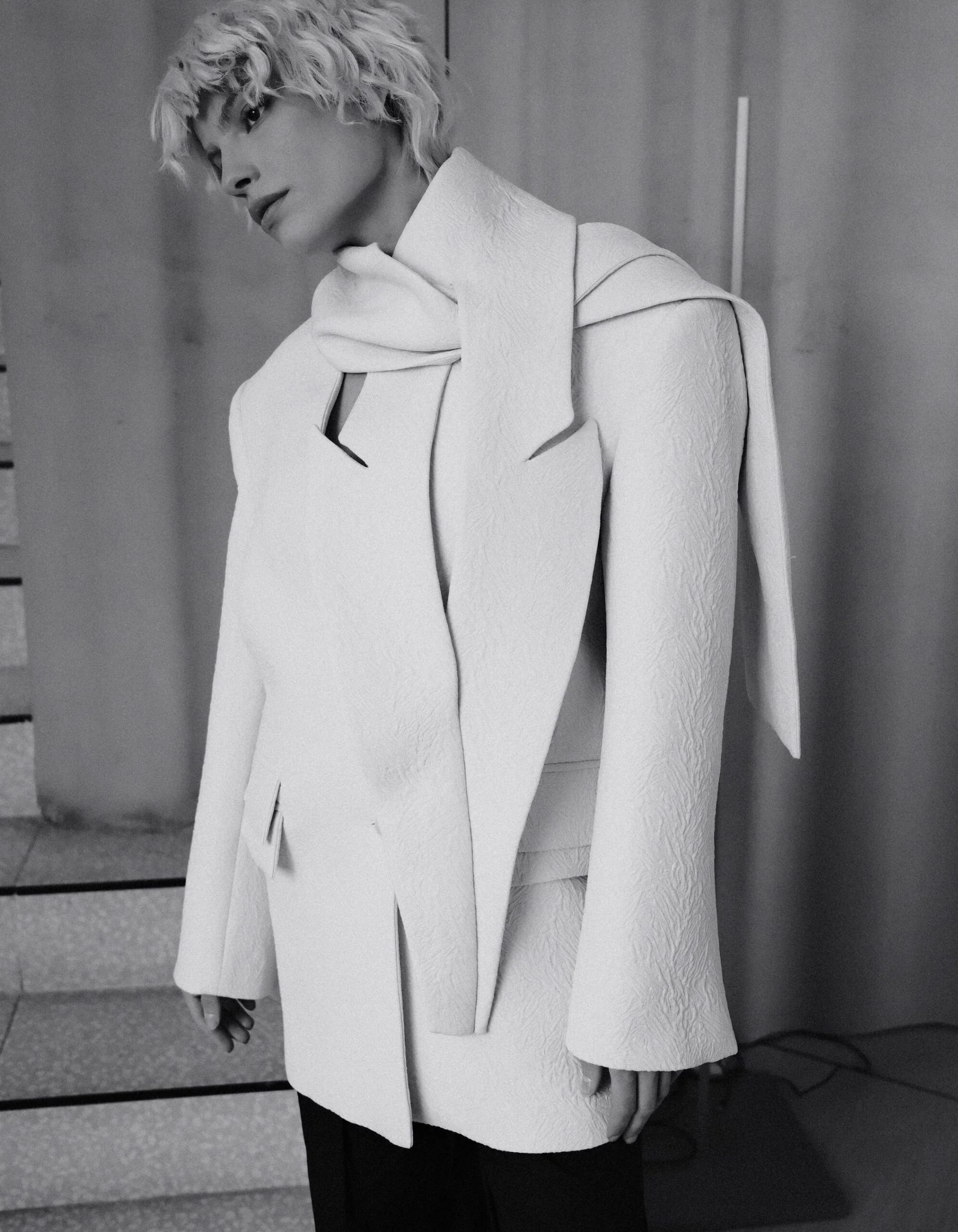 MAET KISAR Jacket with Removable Scarf - Image 4