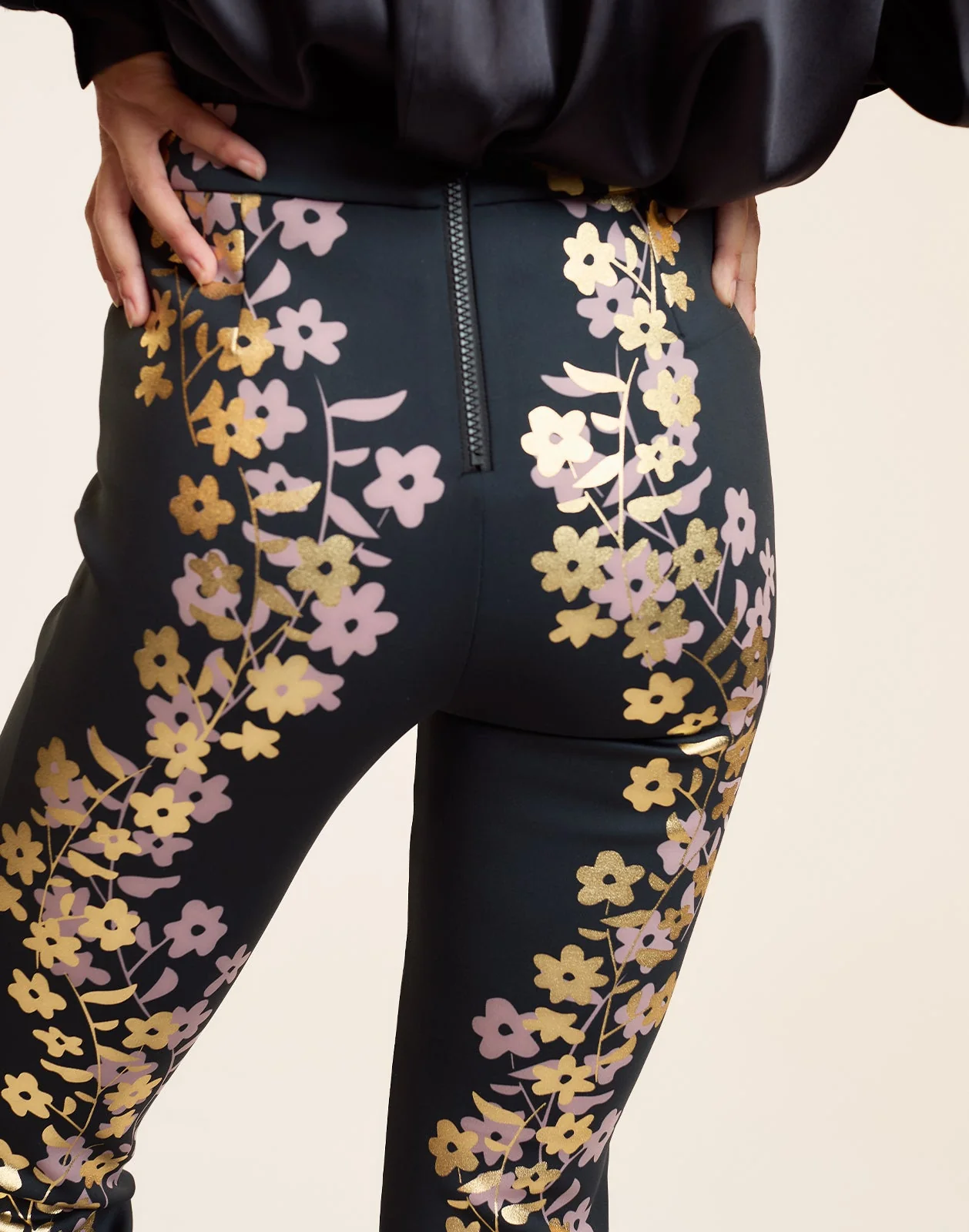 Cynthia Rowley Metallic Bonded Pants - Black Gold - Image 5
