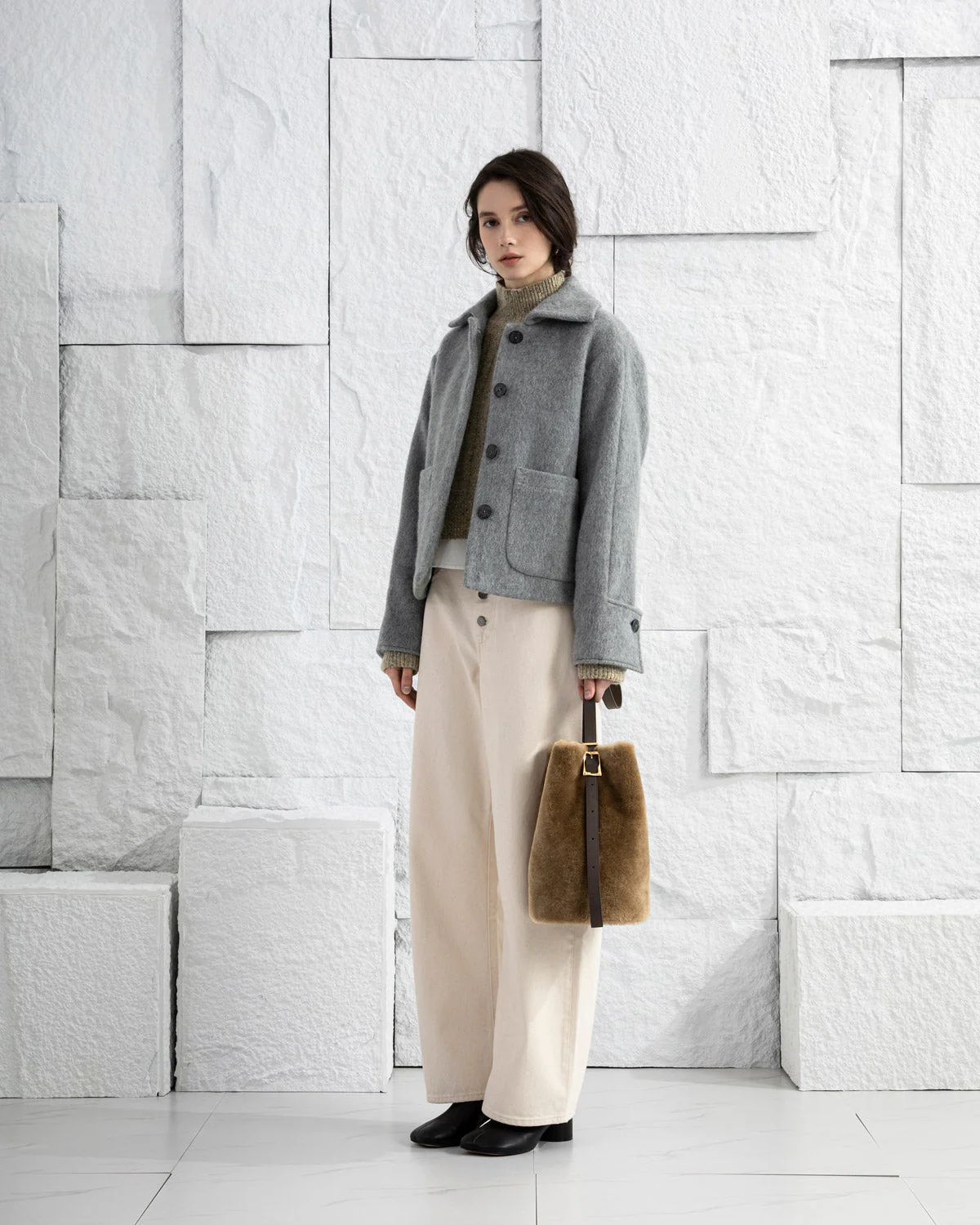 Future Classics Medium Sheep Convertible Bucket Bag - Lead Grey X Shearling - Image 2