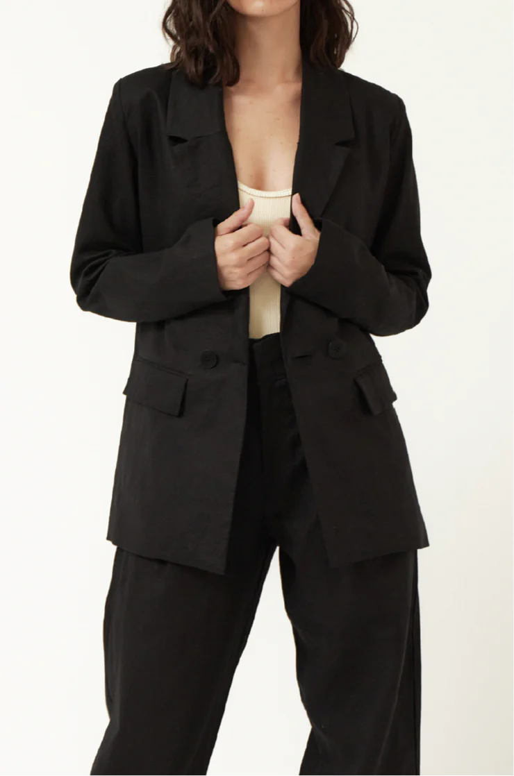 Colmillo de Morsa Ama Blazer - Image 3