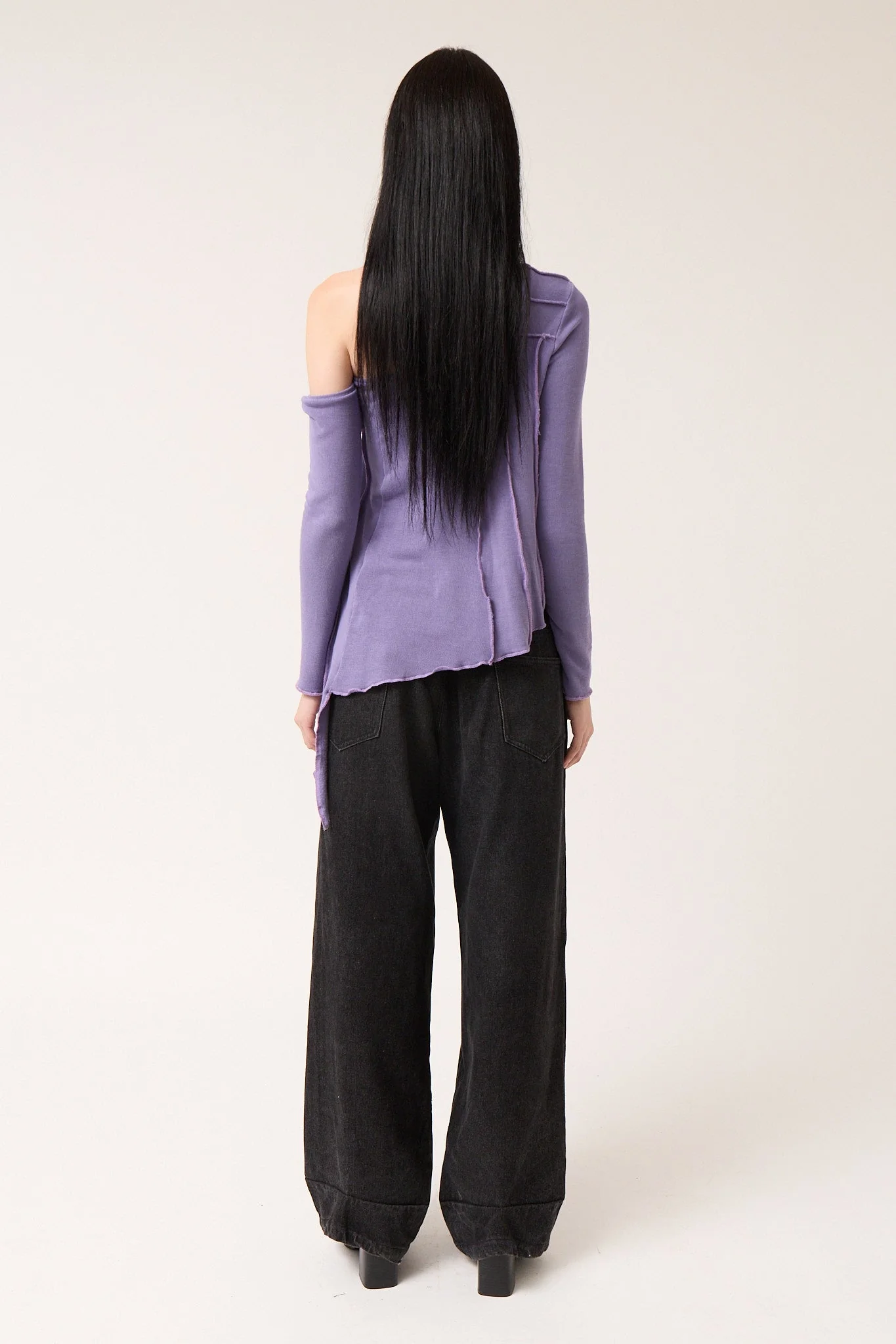 Colmillo de Morsa Asymmetric Knit Top - Image 3