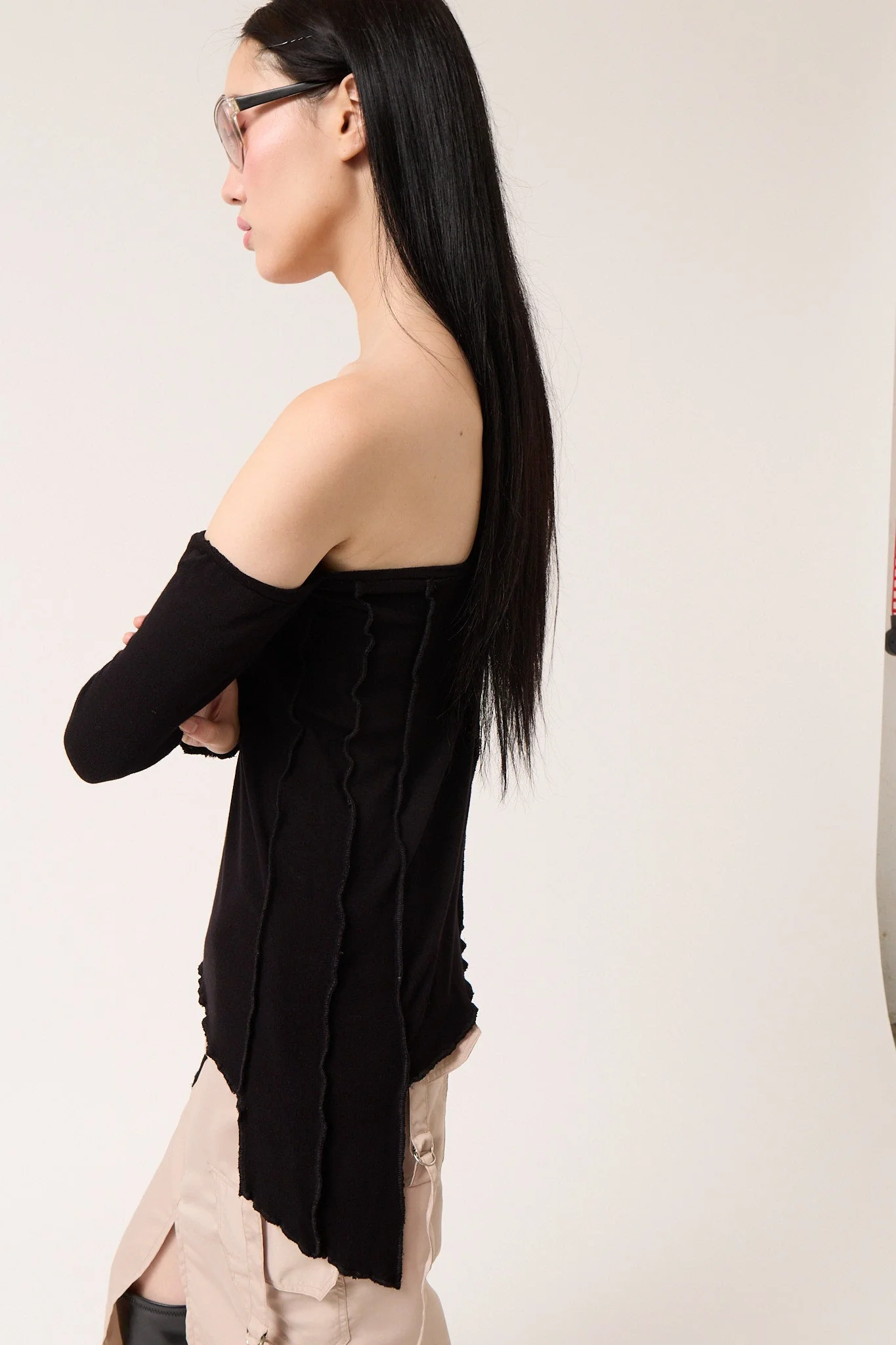 Colmillo de Morsa Asymmetric Knit Top - Image 7
