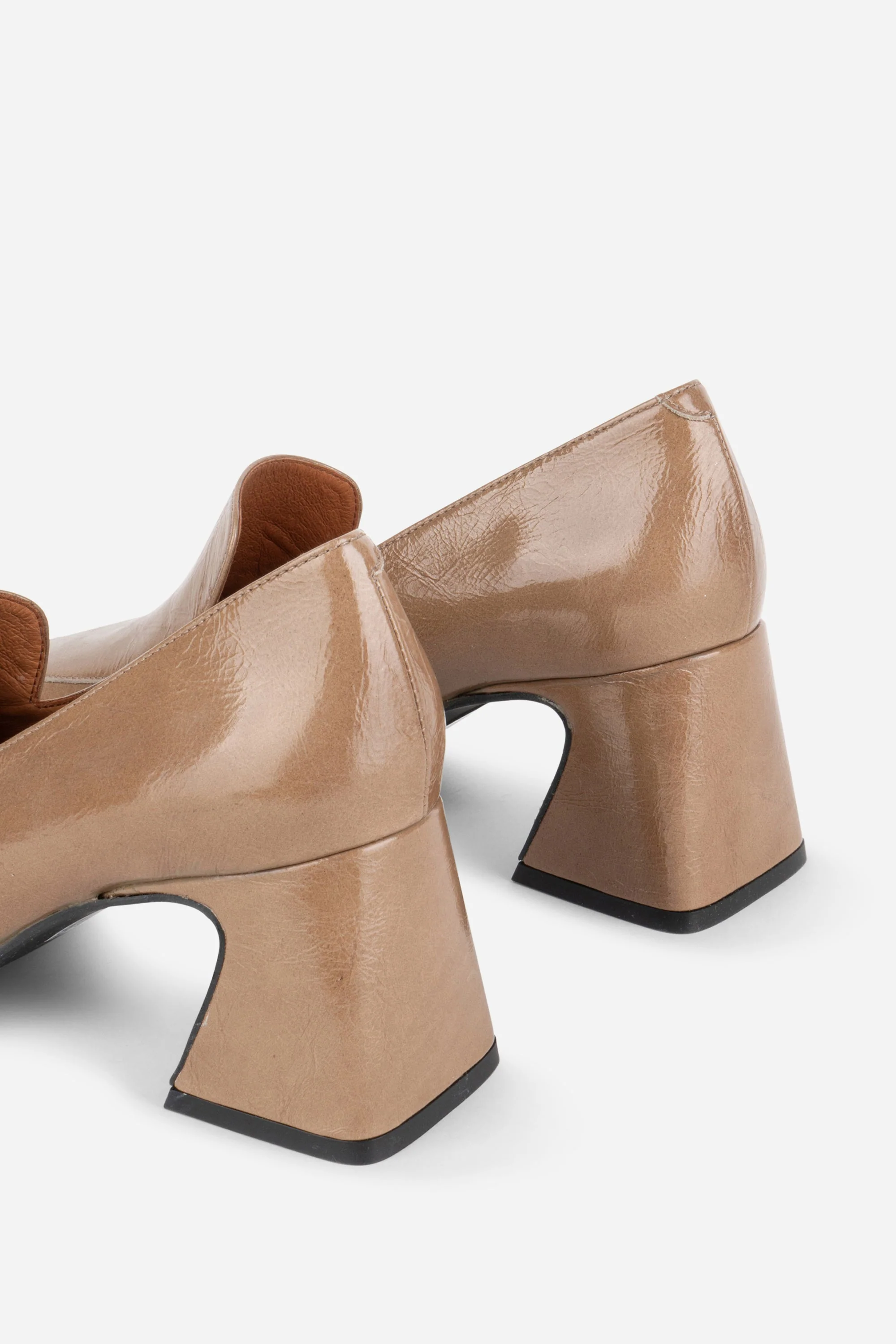 INTENTIONALLY __________. Mosa Heeled Loafer - Image 5