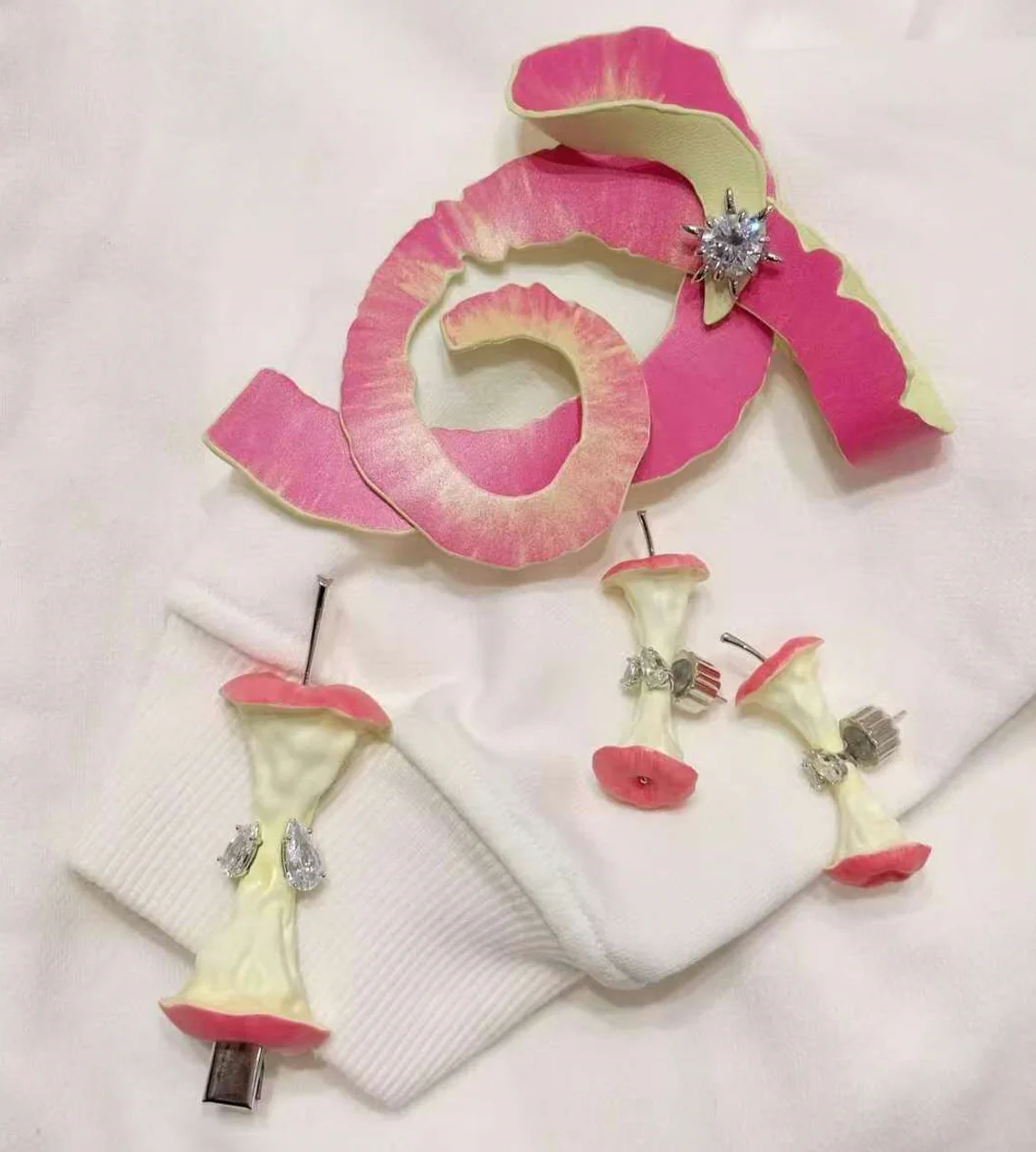 YVMIN Apple Core Earring (Pair) - Image 4
