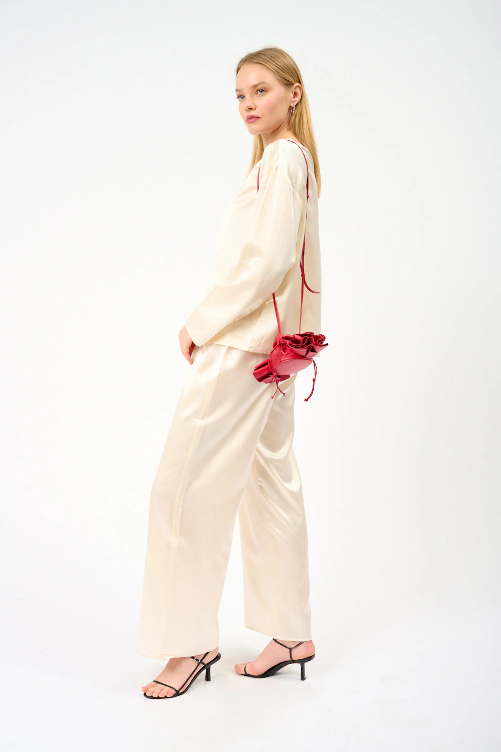 Magda Butrym Floral-Appliquéd Leather Bucket Bag - Image 3