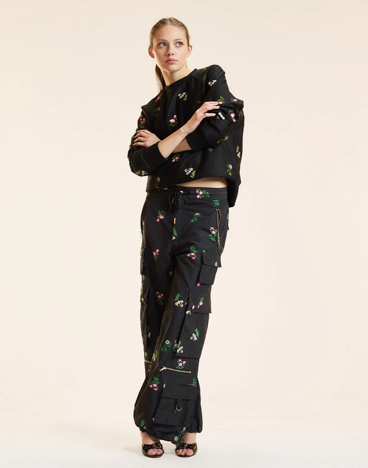 Cynthia Rowley Bouquet Printed Cargo Pants - Black Floral - Image 3