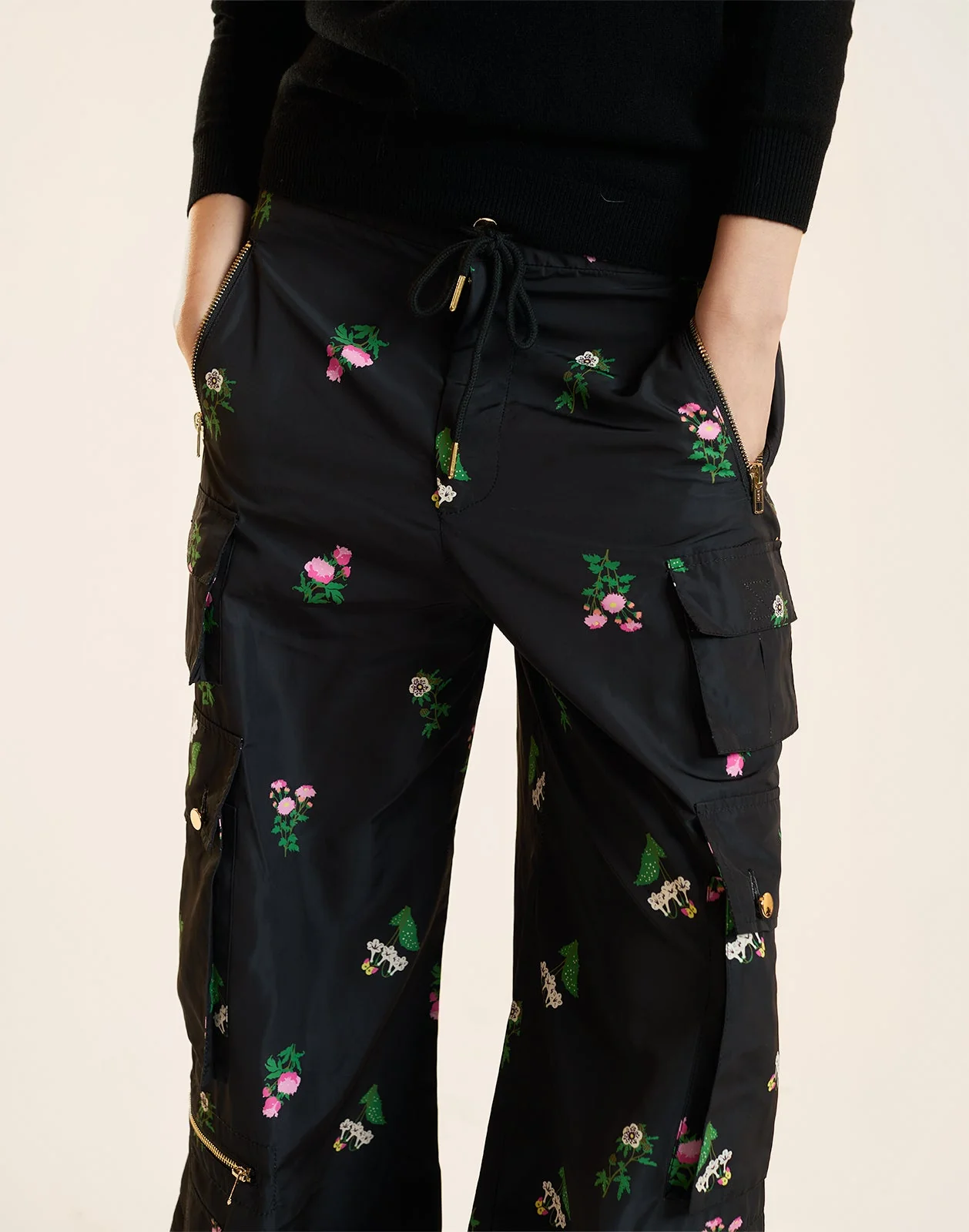 Cynthia Rowley Bouquet Printed Cargo Pants - Black Floral - Image 7