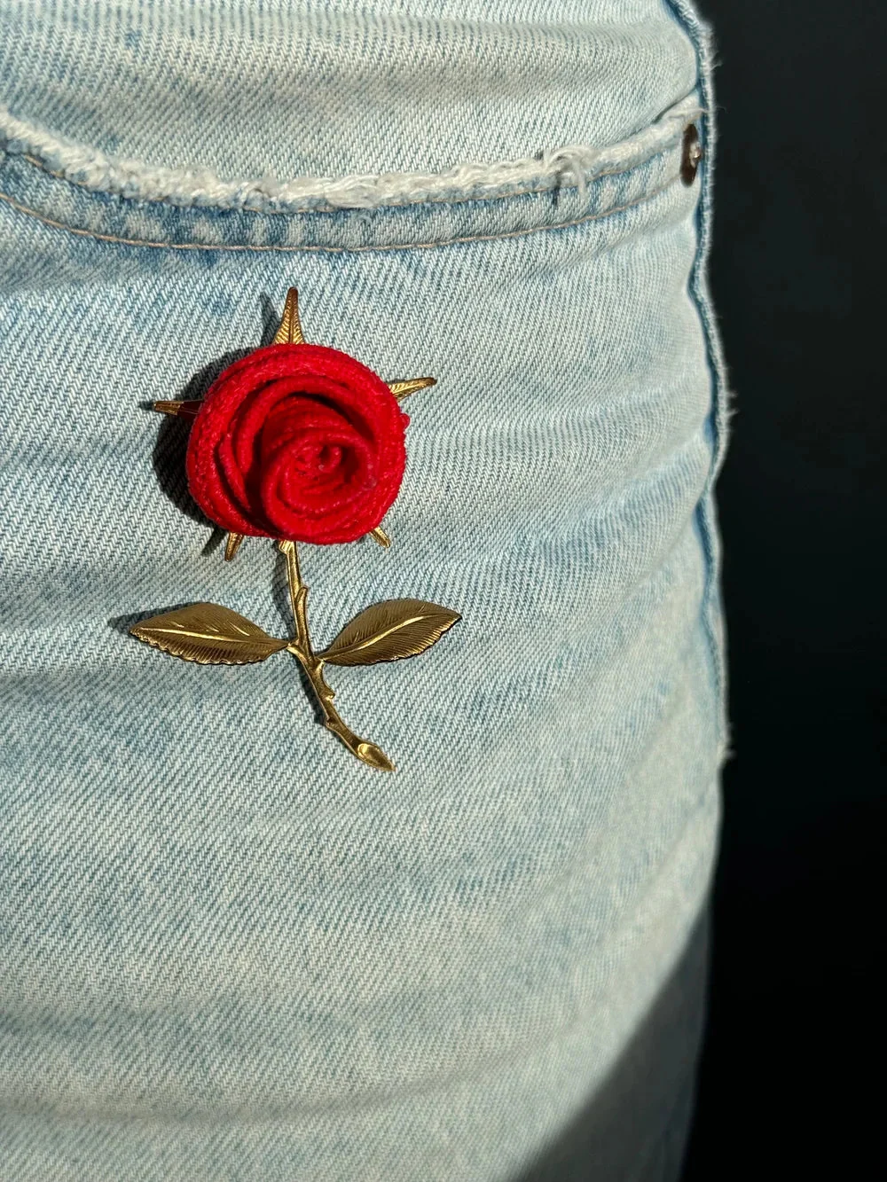 This Ilk La Rose Brooch - Image 3