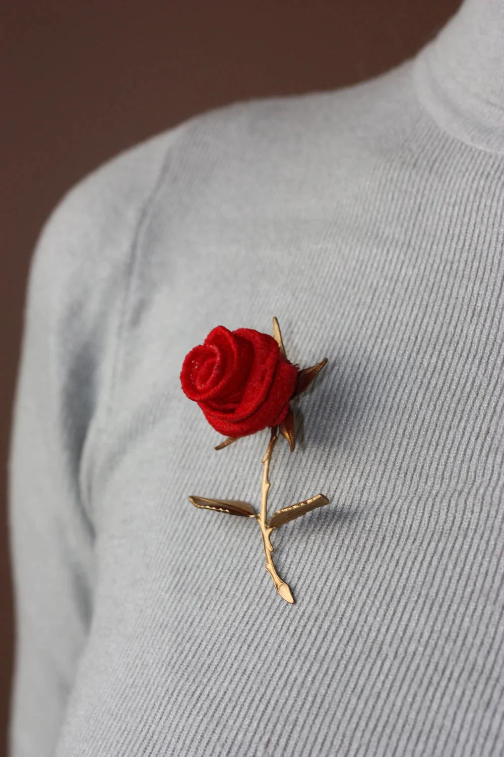 This Ilk La Rose Brooch - Image 4