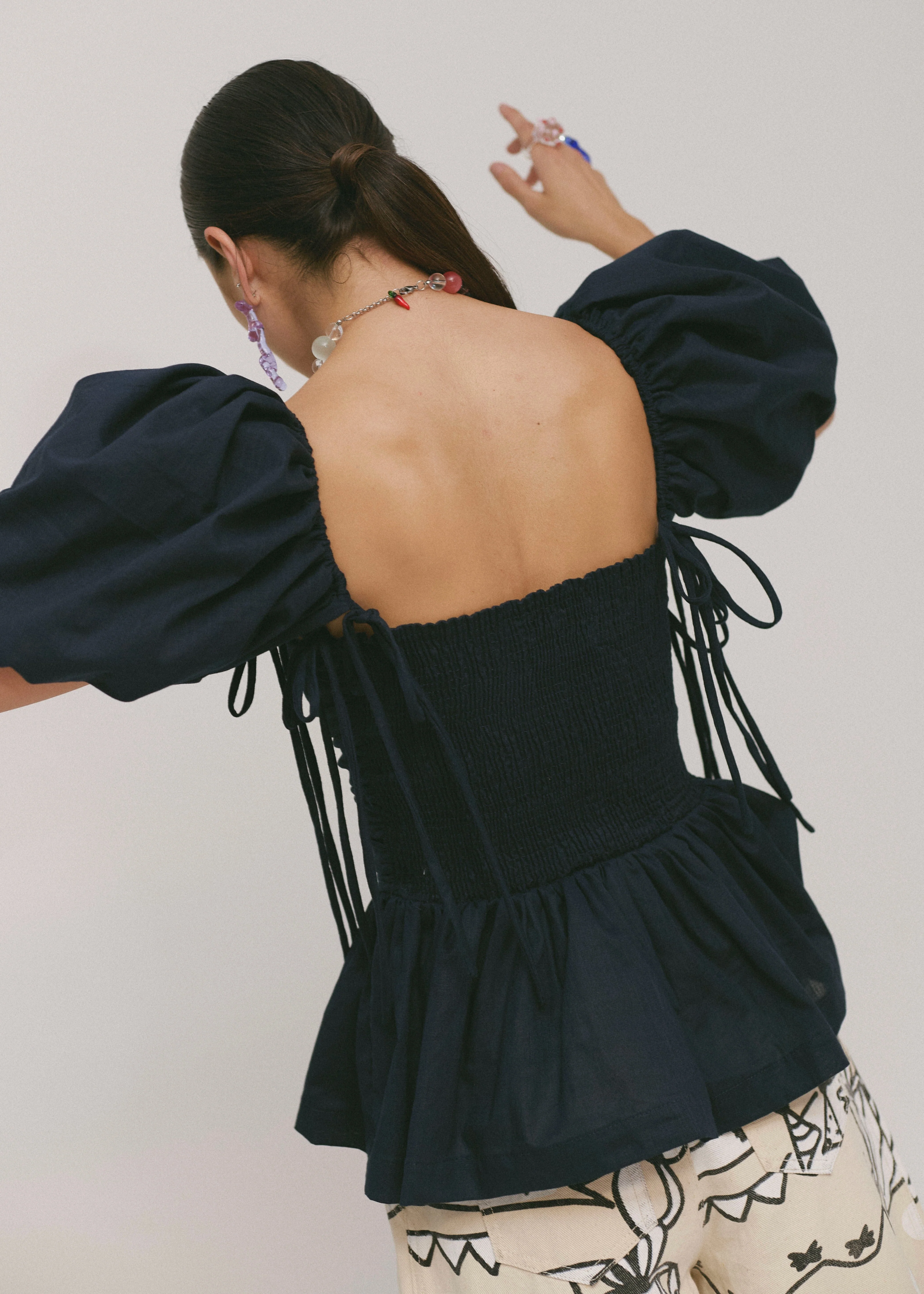 SIXXTA Jacinta Top with Removable Sleeves Top - Navy - Image 7