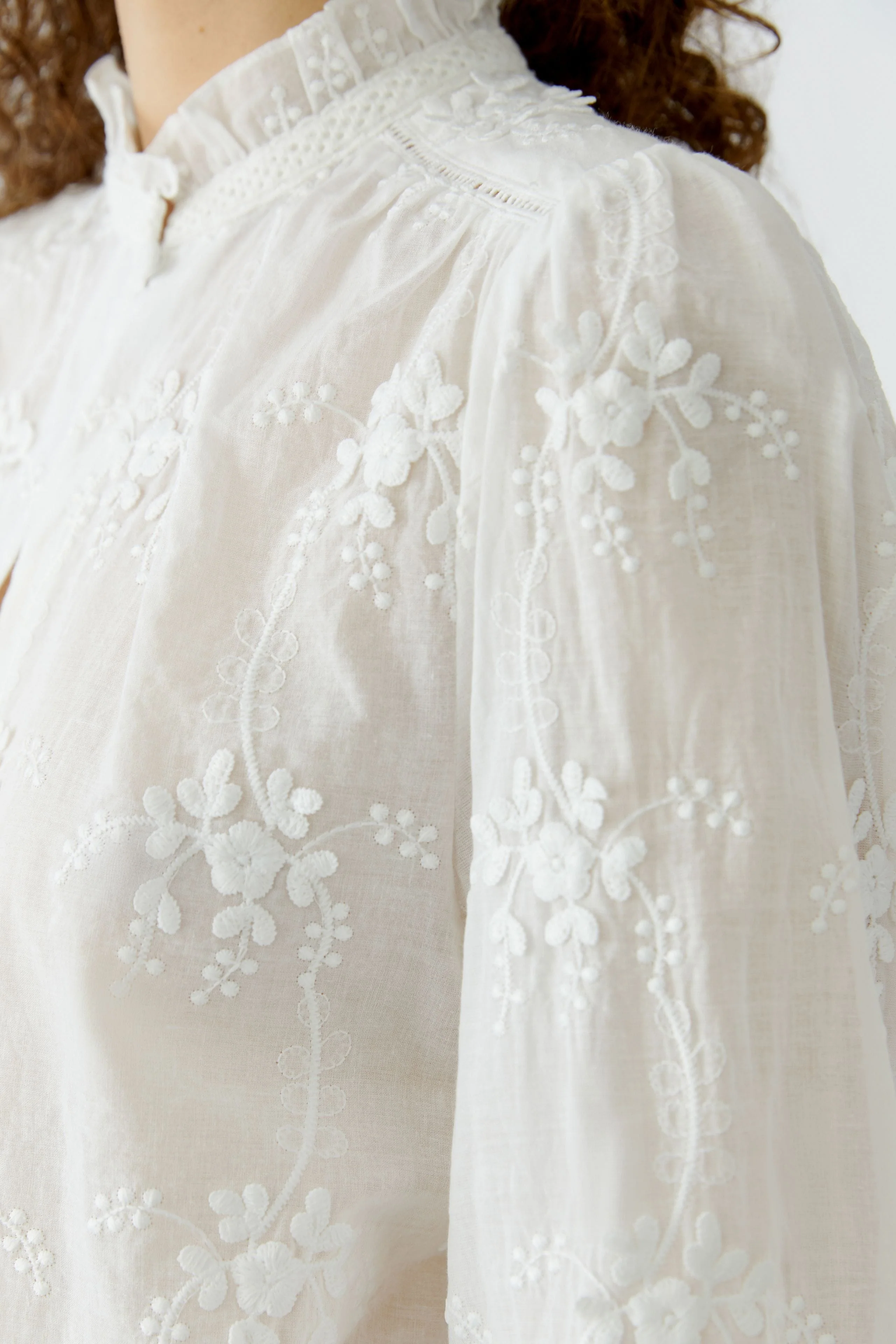OUI FASHION Blouse Broderie Blouse - Image 4