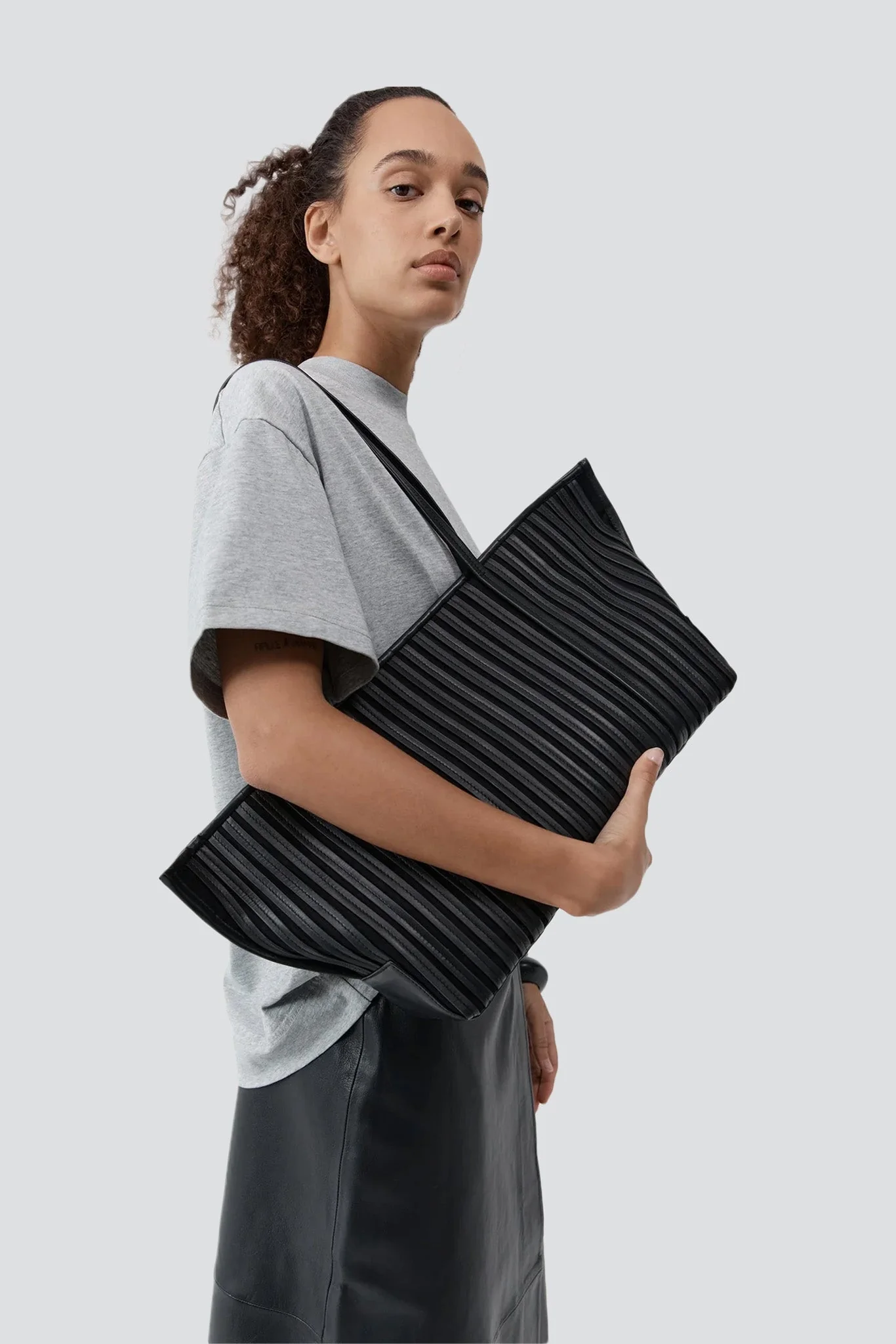 St. Agni Black Linea Stitch Bateau Tote Bag - Image 7