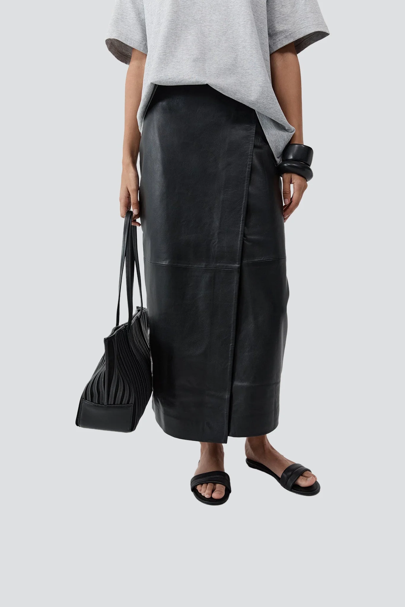 St. Agni Black Linea Stitch Bateau Tote Bag - Image 8