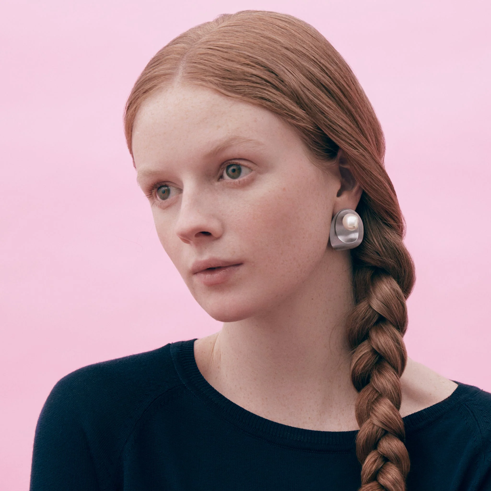 MING YU WANG Yoko Earrings - Silver/Pearl - Image 4
