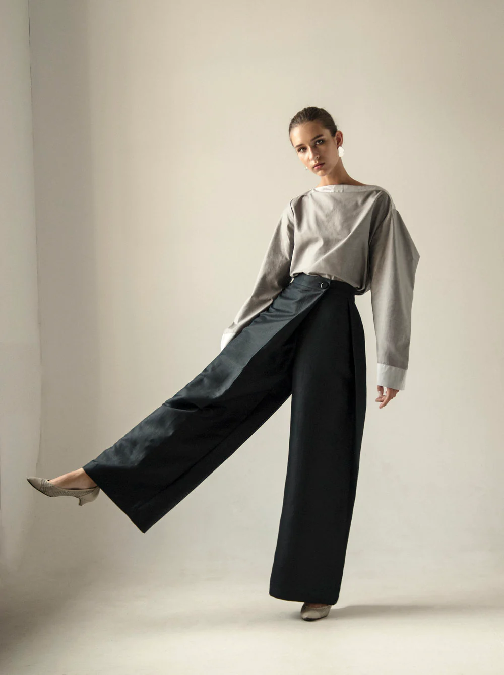 K M by L A N G E Wide leg crossover Button Sharovary pants - NAVY - Image 11