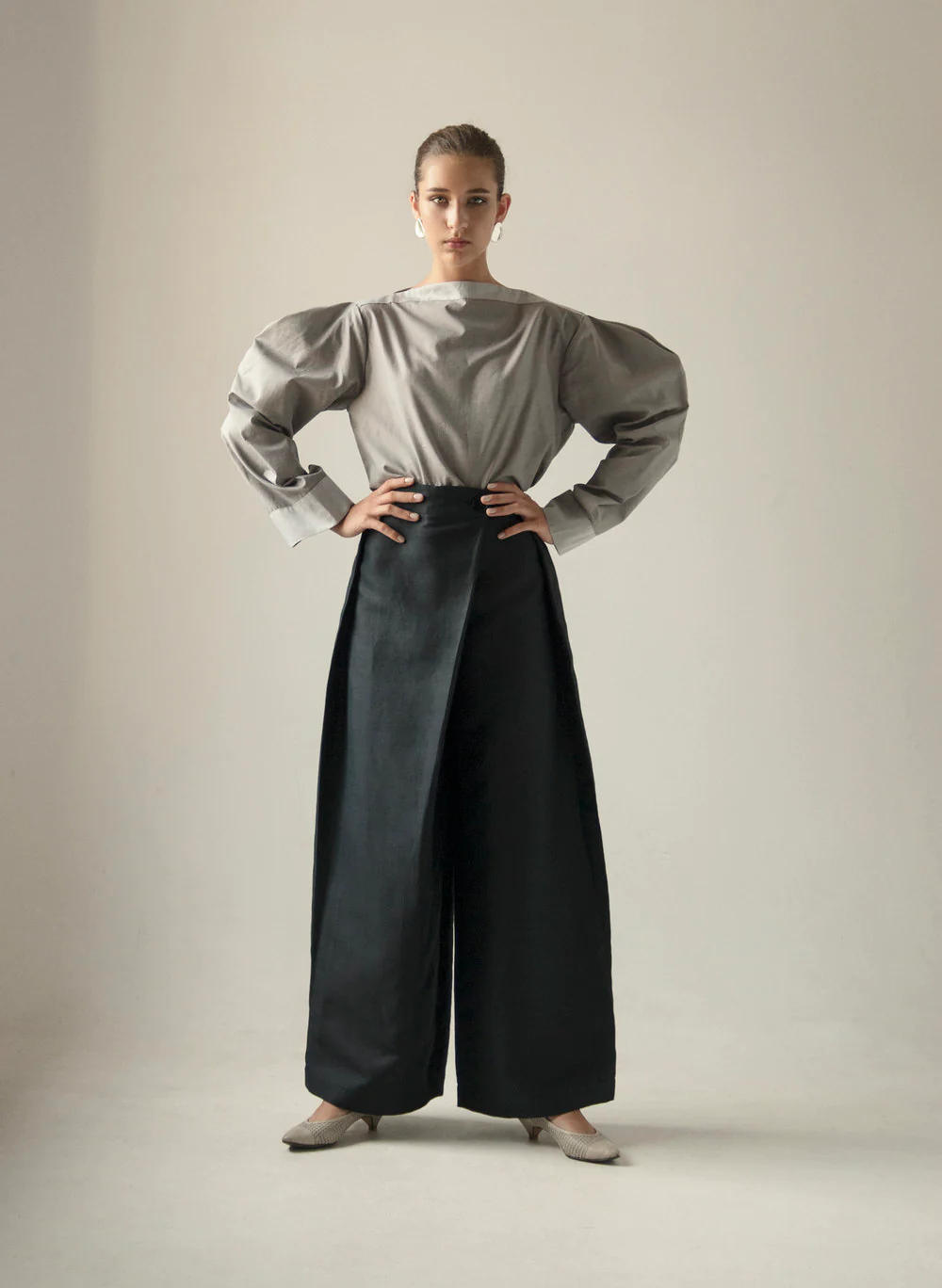 K M by L A N G E Wide leg crossover Button Sharovary pants - NAVY - Image 5