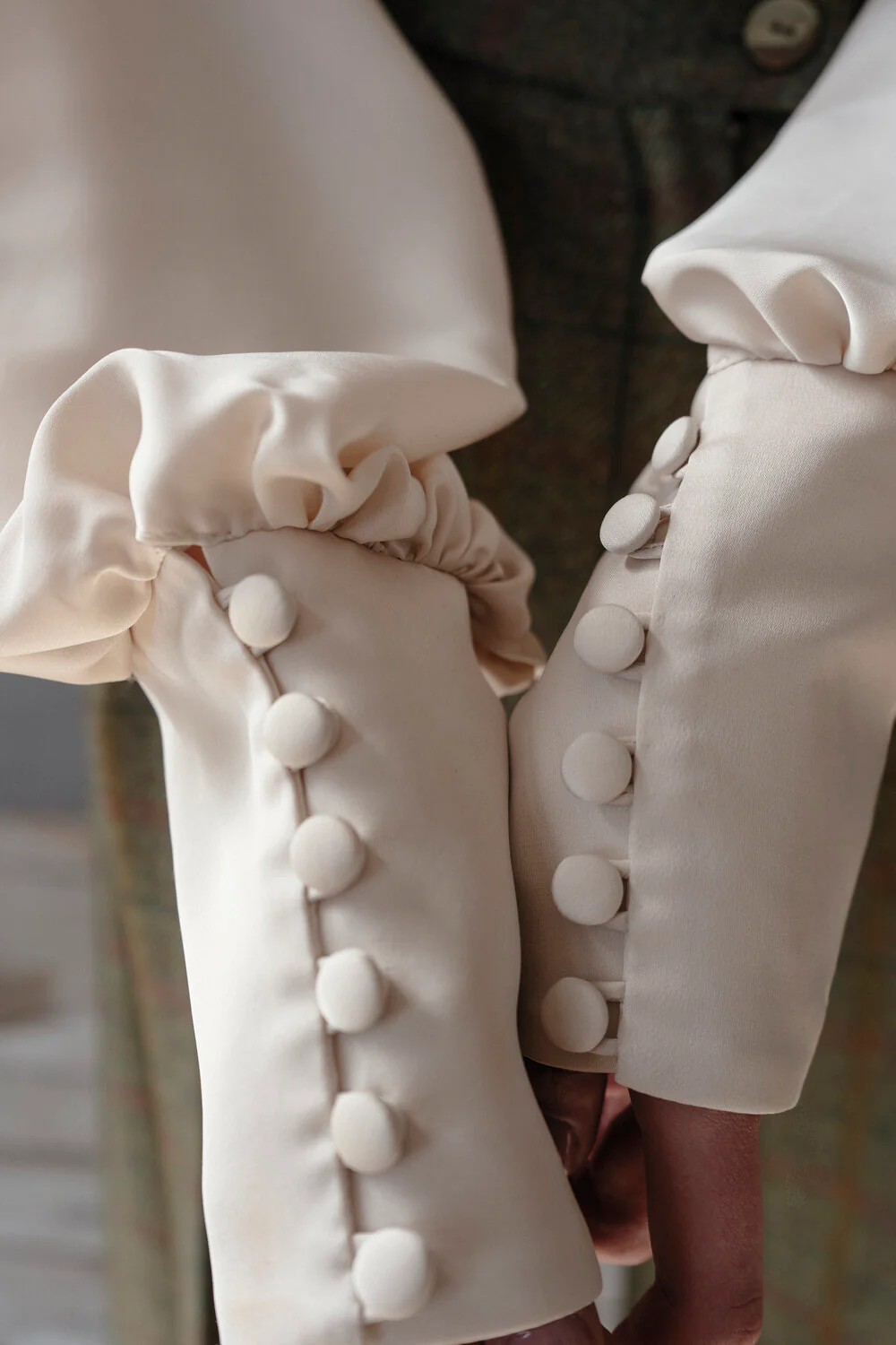 K M by L A N G E POWDER TIE-COLAR PURE SILK BLOUSE - WHITE - Image 5