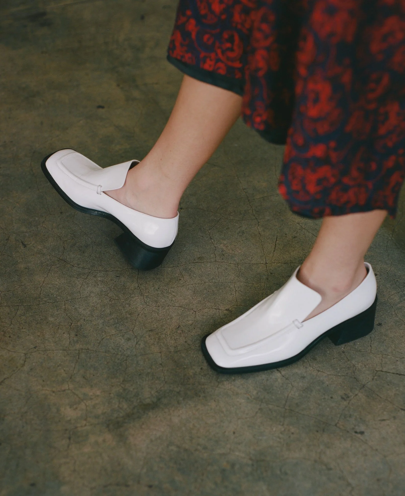 Suzanne Rae Wide Toe Loafer - White - Image 3