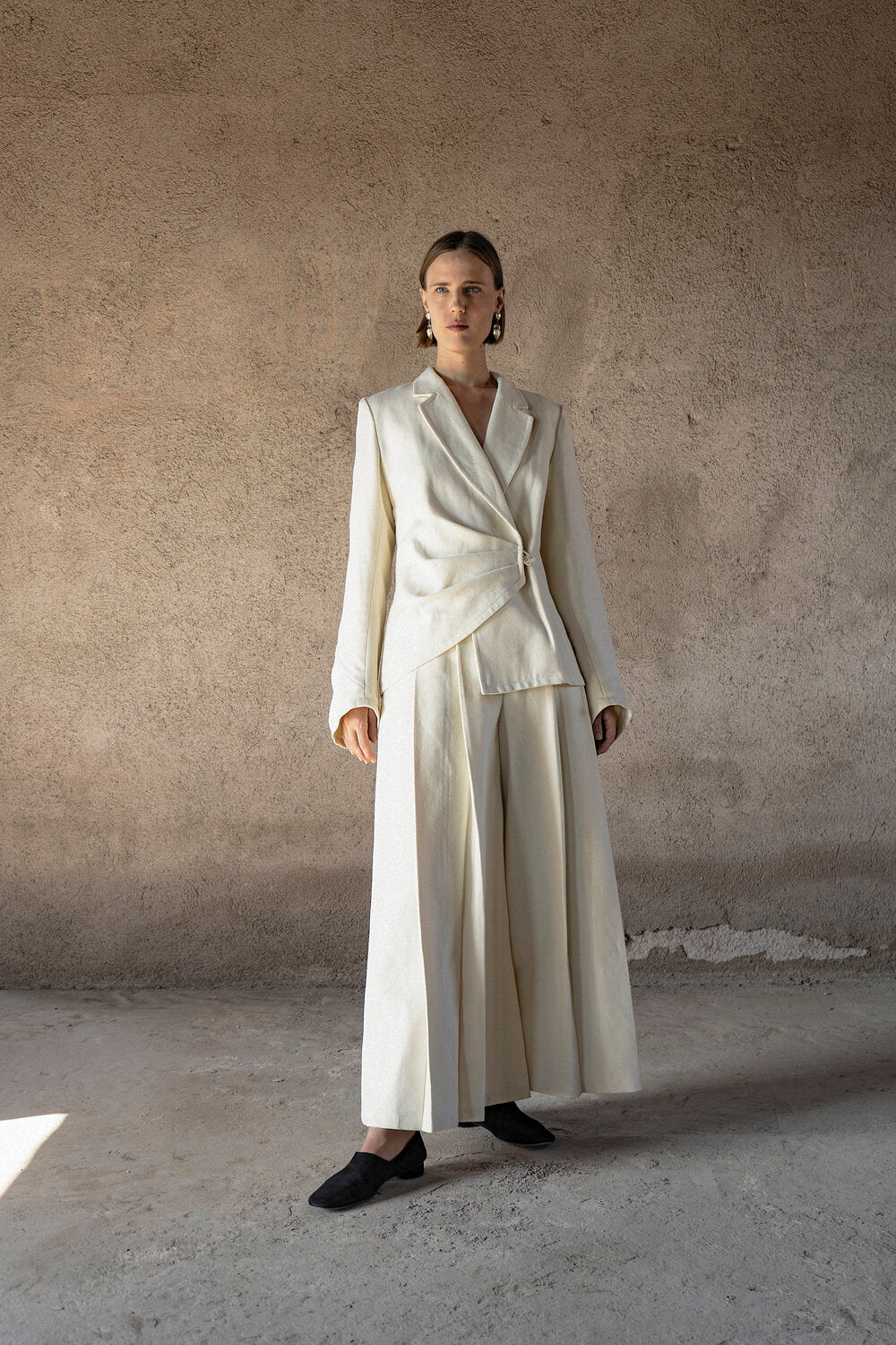 K M by L A N G E Pleated Pants - Cream - Image 2