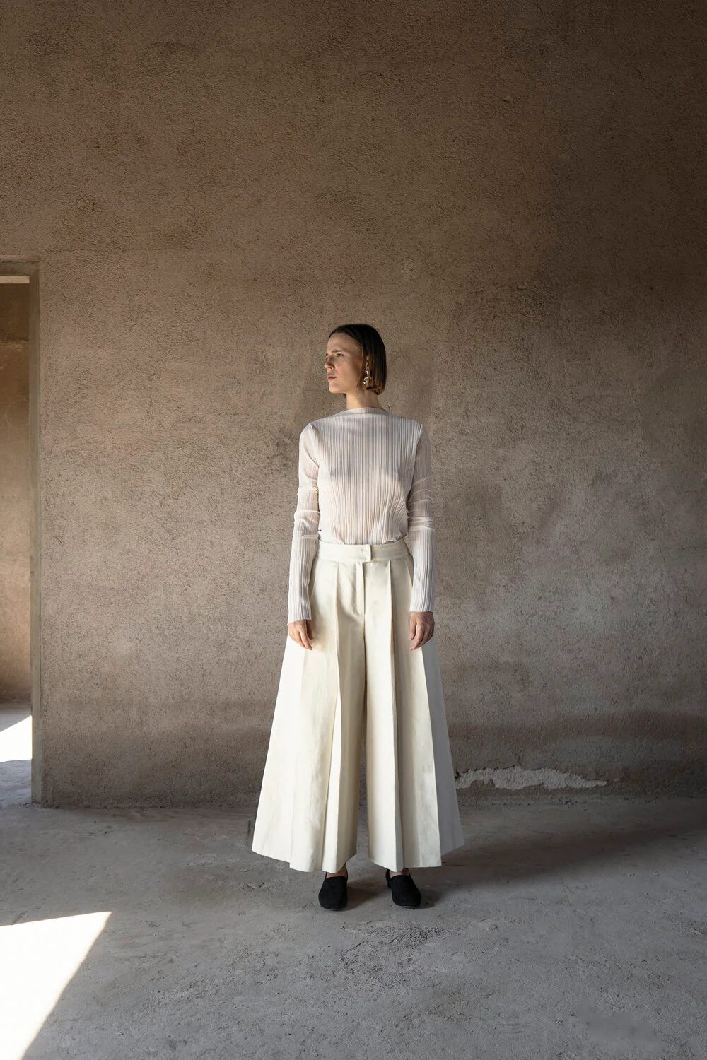 K M by L A N G E Pleated Pants - Cream - Image 3