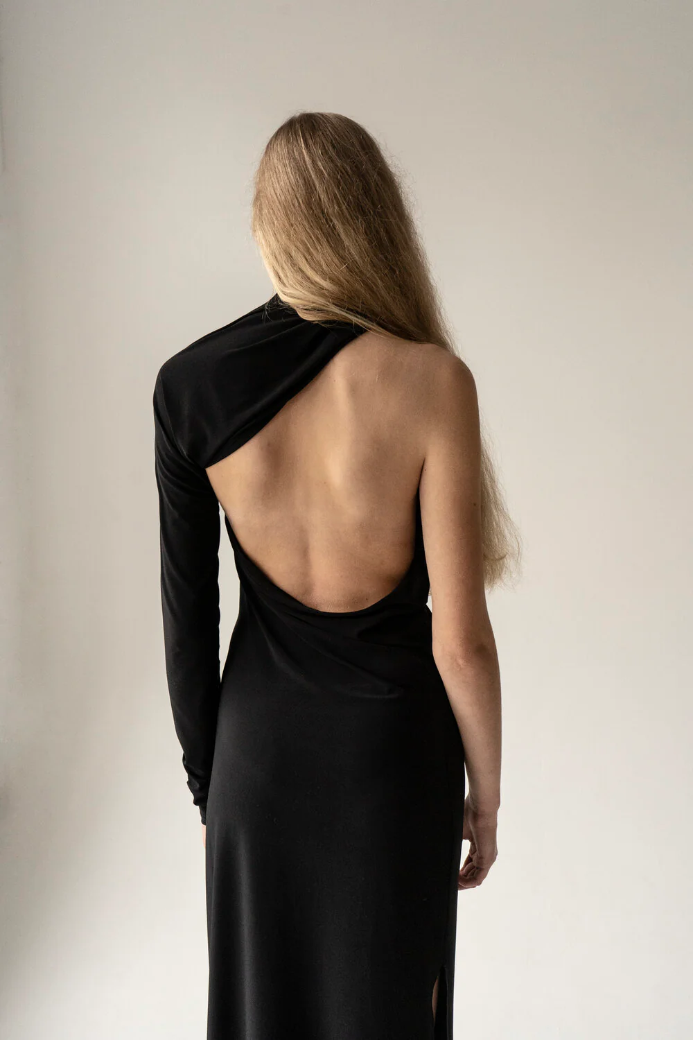 K M by L A N G E Chekhol Open Back Dress - Black - Image 8
