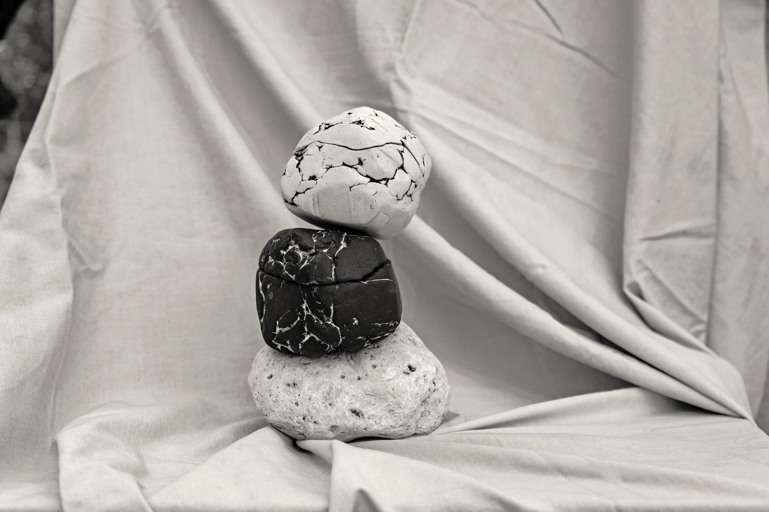 K M by L A N G E LUNA GOLDEN CUFFLINKS - Image 11