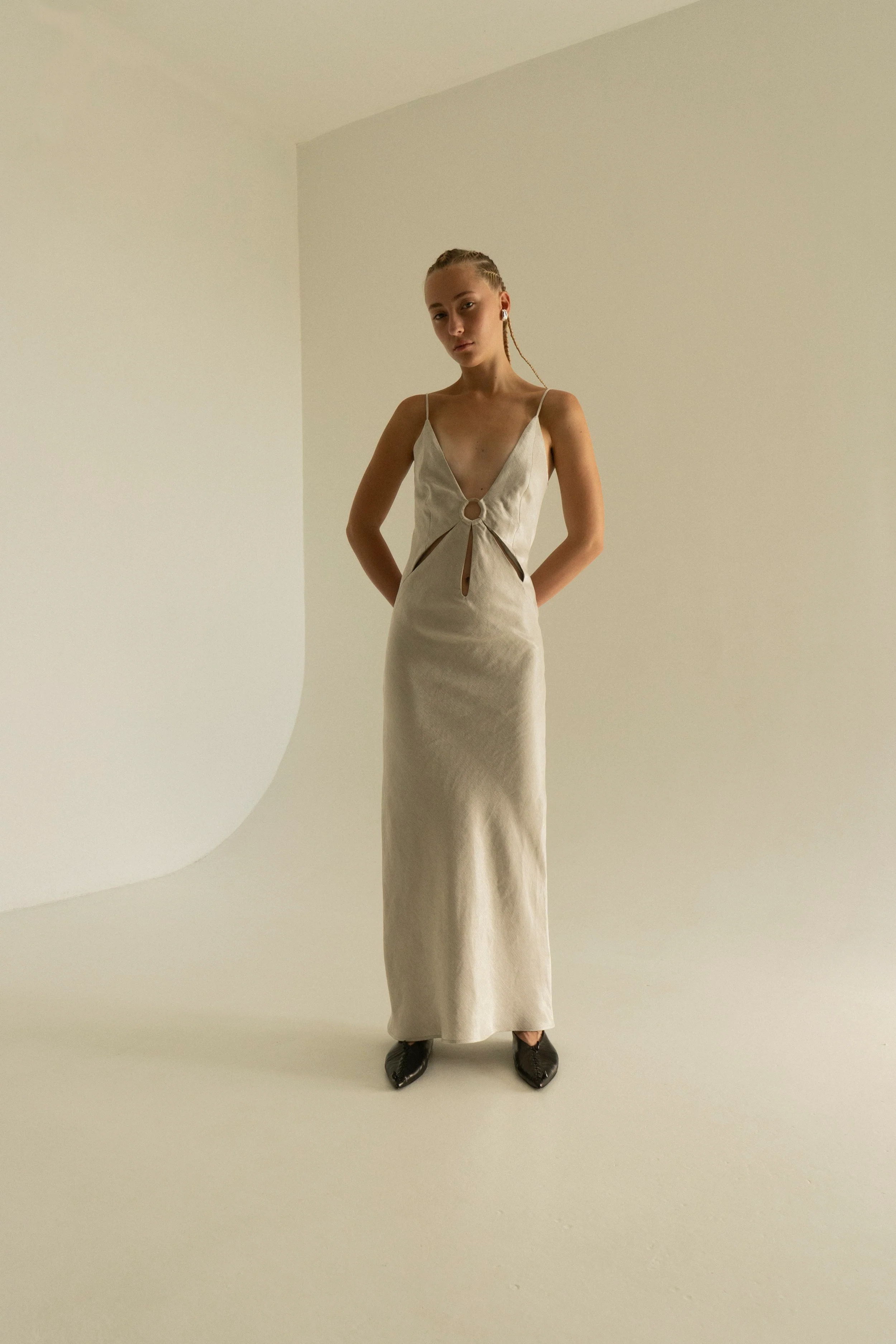 K M by L A N G E Soborna  Viscose Open Back Long Dress - Grey - Image 2