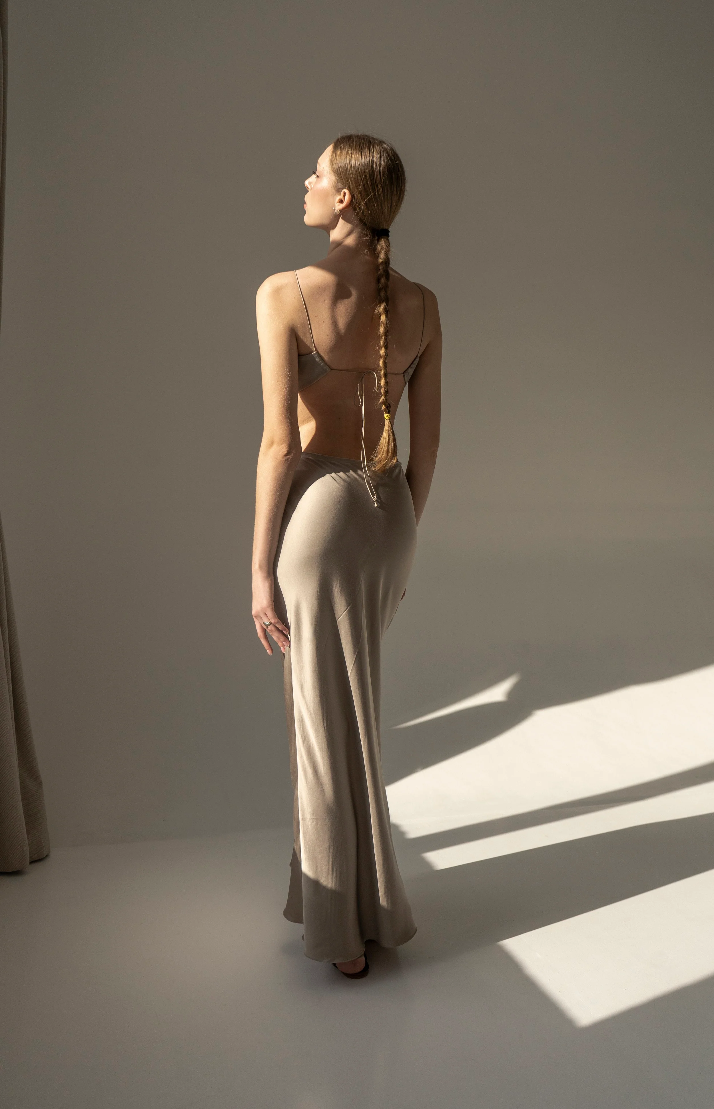 K M by L A N G E VINNYTSKA ARKA VISCOSE DRESS - TAUPE - Image 2