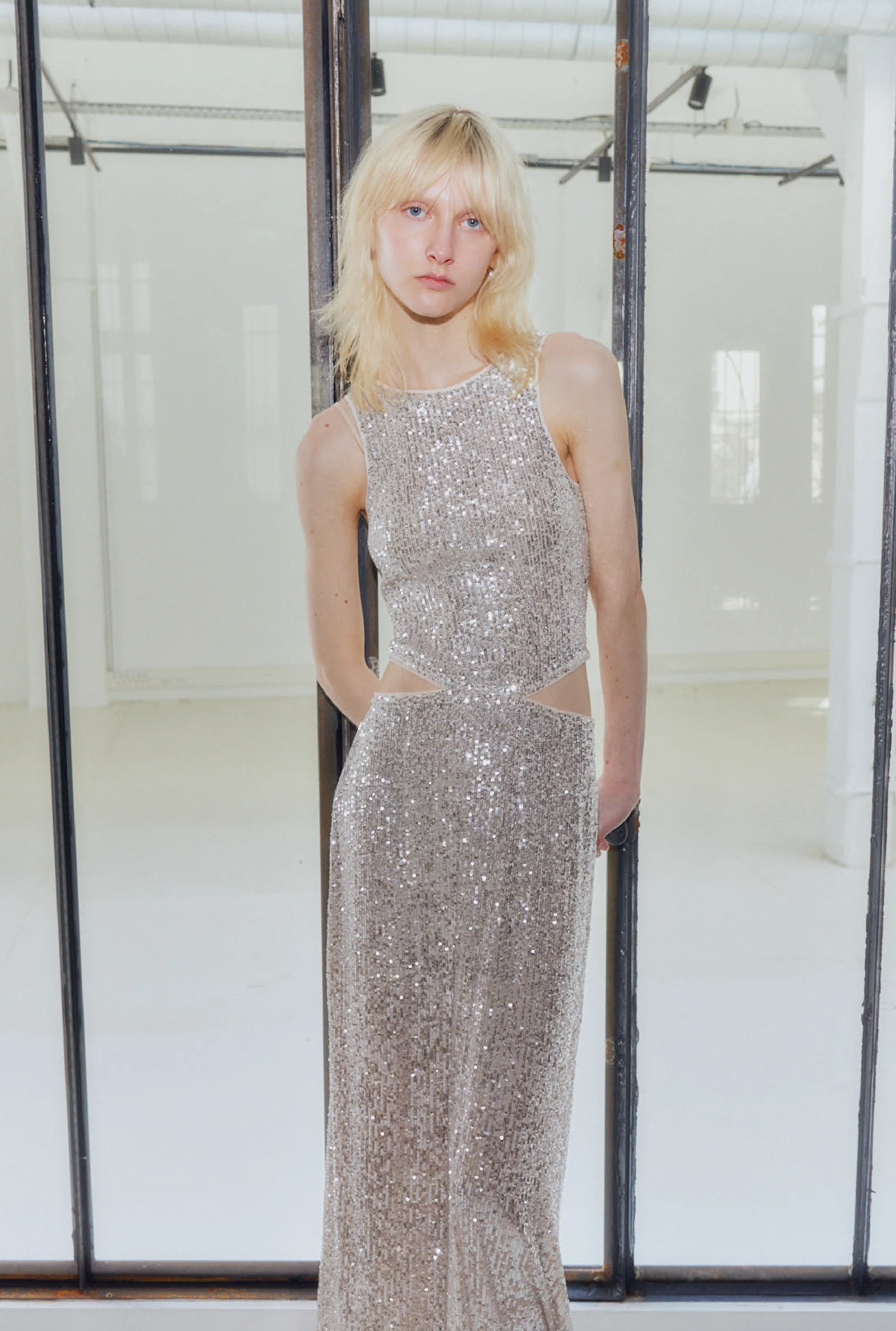 SAEMDI Cut Out Sequin Dress